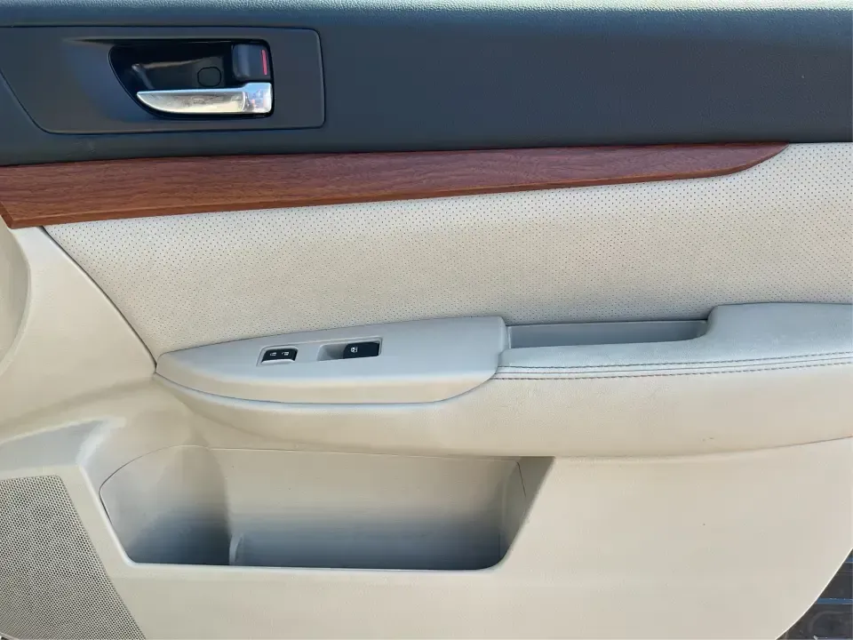 2013 Subaru Outback 2.5i Limited (4S4BRBKC0D3) with an 2.5L H-4 DOHC engine, Continuously Variable Transmission (CVT) transmission, located at 880 E. National Road, Vandalia, OH, 45377, (937) 908-9800, 39.891918, -84.183594 - **Adventure Awaits with This 2013 Subaru Outback! Perfect for Weekend Getaways and Daily Commutes**<br /> <br /> Looking for a versatile vehicle that can handle everything from family road trips to daily commutes? Look no further than this 2013 Subaru Outback 2.5i Limited, now available at Advantage - Photo#18