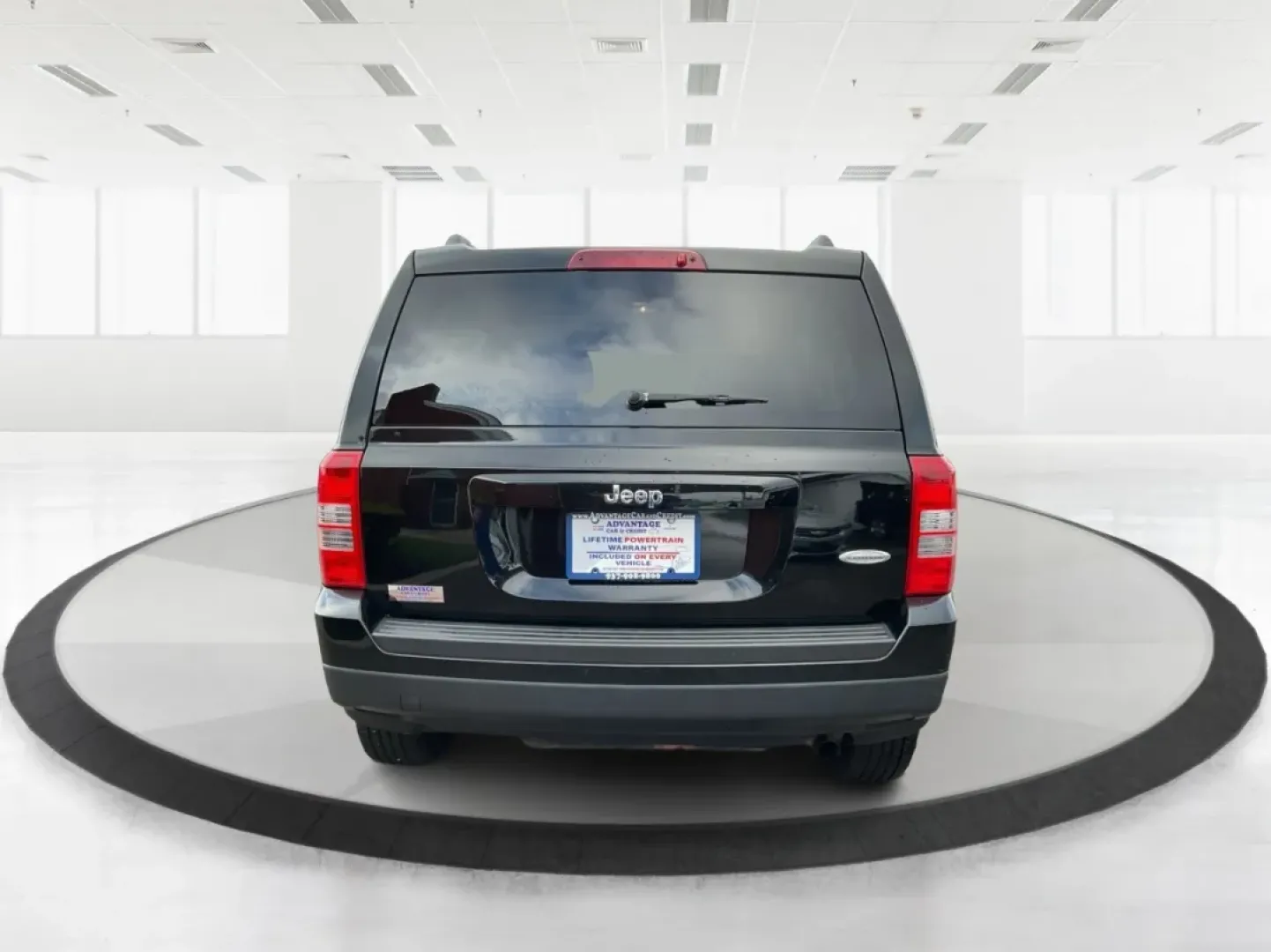 2014 Jeep Patriot Latitude (1C4NJPFA4ED) with an Other engine, located at 4508 South Dixie Dr, Moraine, OH, 45439, (937) 908-9800, 39.689976, -84.218452 - **Adventure Awaits with This 2014 Jeep Patriot Latitude at Advantage Car and Credit - Moraine!**<br /> <br /> Are you ready to embark on new adventures, whether it's a weekend getaway, a family road trip, or daily commutes? This 2014 Jeep Patriot Latitude is your perfect companion for all these scen - Photo#3