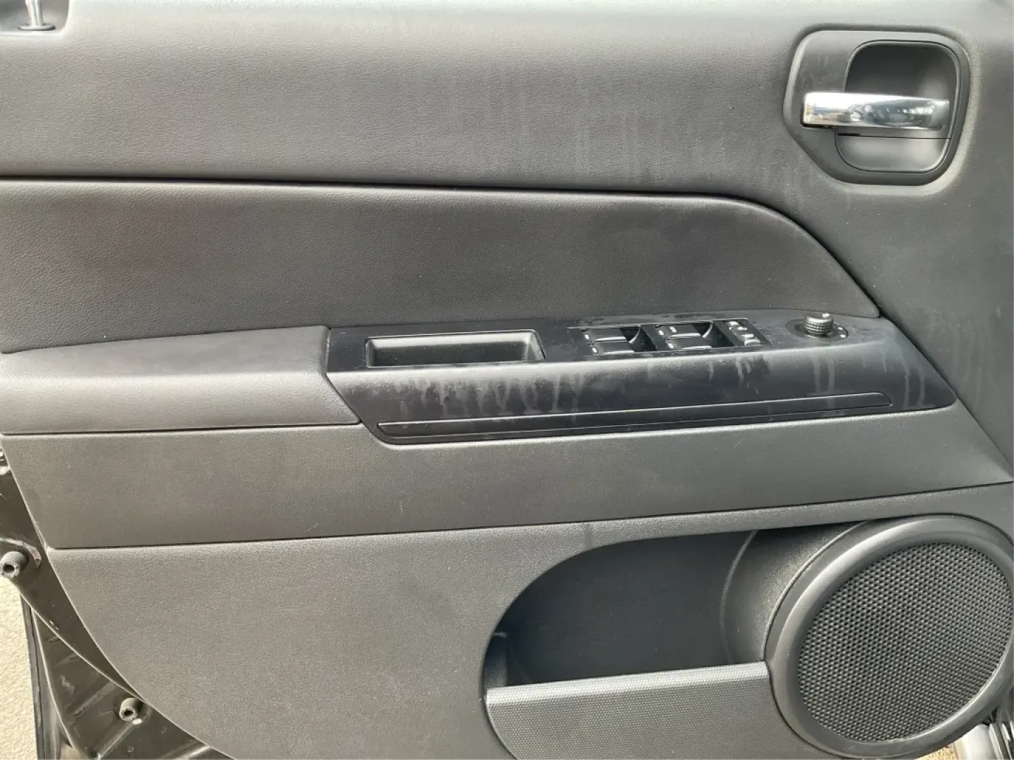 2014 Jeep Patriot Latitude (1C4NJPFA4ED) with an Other engine, located at 4508 South Dixie Dr, Moraine, OH, 45439, (937) 908-9800, 39.689976, -84.218452 - **Adventure Awaits with This 2014 Jeep Patriot Latitude at Advantage Car and Credit - Moraine!**<br /> <br /> Are you ready to embark on new adventures, whether it's a weekend getaway, a family road trip, or daily commutes? This 2014 Jeep Patriot Latitude is your perfect companion for all these scen - Photo#16