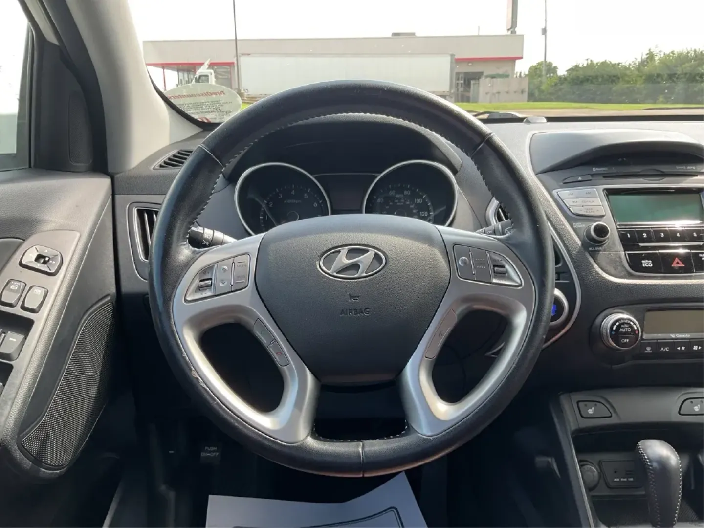 2013 Hyundai Tucson Limited (KM8JU3AC4DU) with an Other engine, located at 1951 S Dayton Lakeview Rd., New Carlisle, OH, 45344, (937) 908-9800, 39.890999, -84.050255 - Are you ready to elevate your daily commute or embark on weekend adventures? The 2013 Hyundai Tucson Limited is the perfect SUV for those looking for reliability, comfort, and style. Ideal for growing families or budget-conscious buyers, this utility vehicle is designed to meet your diverse lifestyl - Photo#16