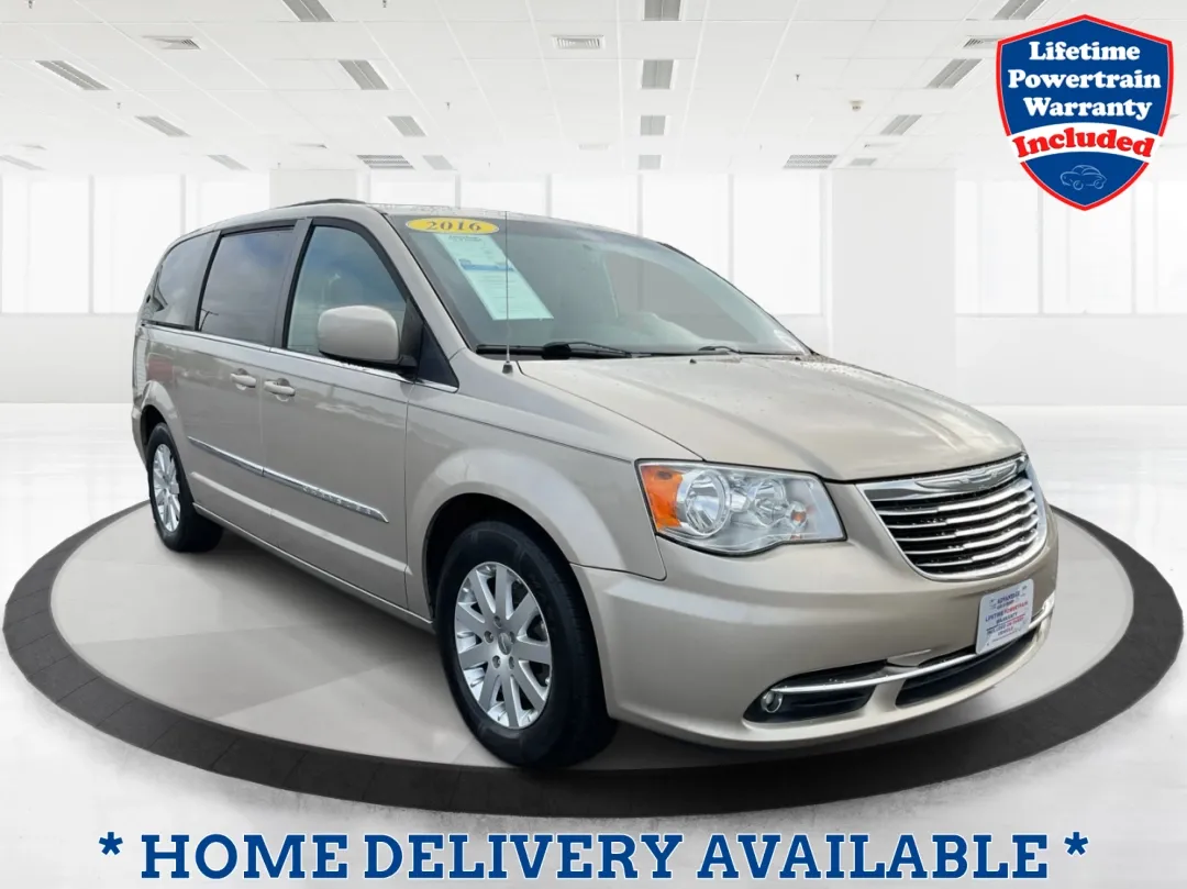 photo of 2016 Chrysler Town  and  Country PV