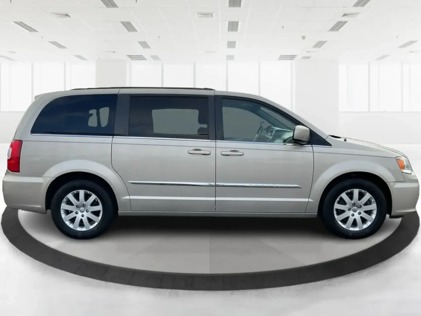 2016 Chrysler Town and Country PV (2C4RC1BG4GR) with an Other engine, located at 8750 N County Rd 25A, Piqua, OH, 45356, (937) 908-9800, 40.164391, -84.232513 - **Elevate Your Family Adventures with the 2016 Chrysler Town and Country at Advantage Car and Credit - Piqua!**<br /> <br /> Are you looking for the perfect vehicle to accommodate your growing family or enhance your daily commute? Look no further than the 2016 Chrysler Town and Country, availabl - Photo#1
