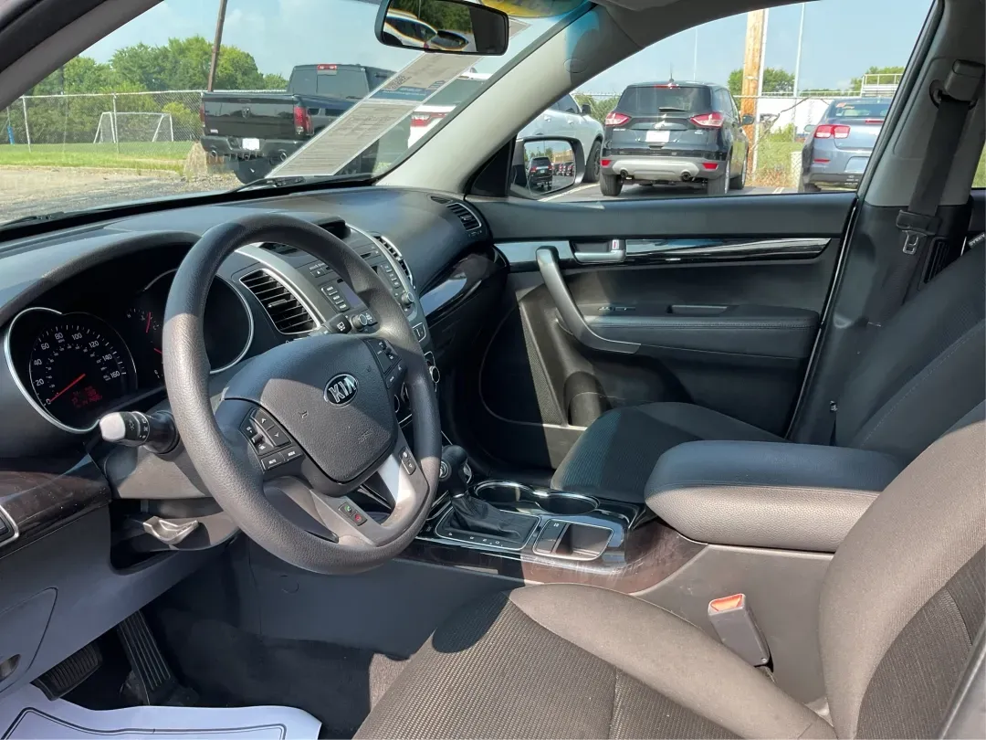 2014 Kia Sorento LX (5XYKT3A66EG) with an 2.4L I-4 gasoline direct injection engine, located at 401 Woodman Dr, Riverside, OH, 45431, (937) 908-9800, 39.760899, -84.123421 - Discover the joy of family adventures with the 2014 Kia Sorento LX, now available at Advantage Car and Credit in New Carlisle, OH. This spacious SUV is perfect for growing families or anyone who loves weekend getaways. With a versatile interior and advanced features, the Sorento is designed for comf - Photo#9