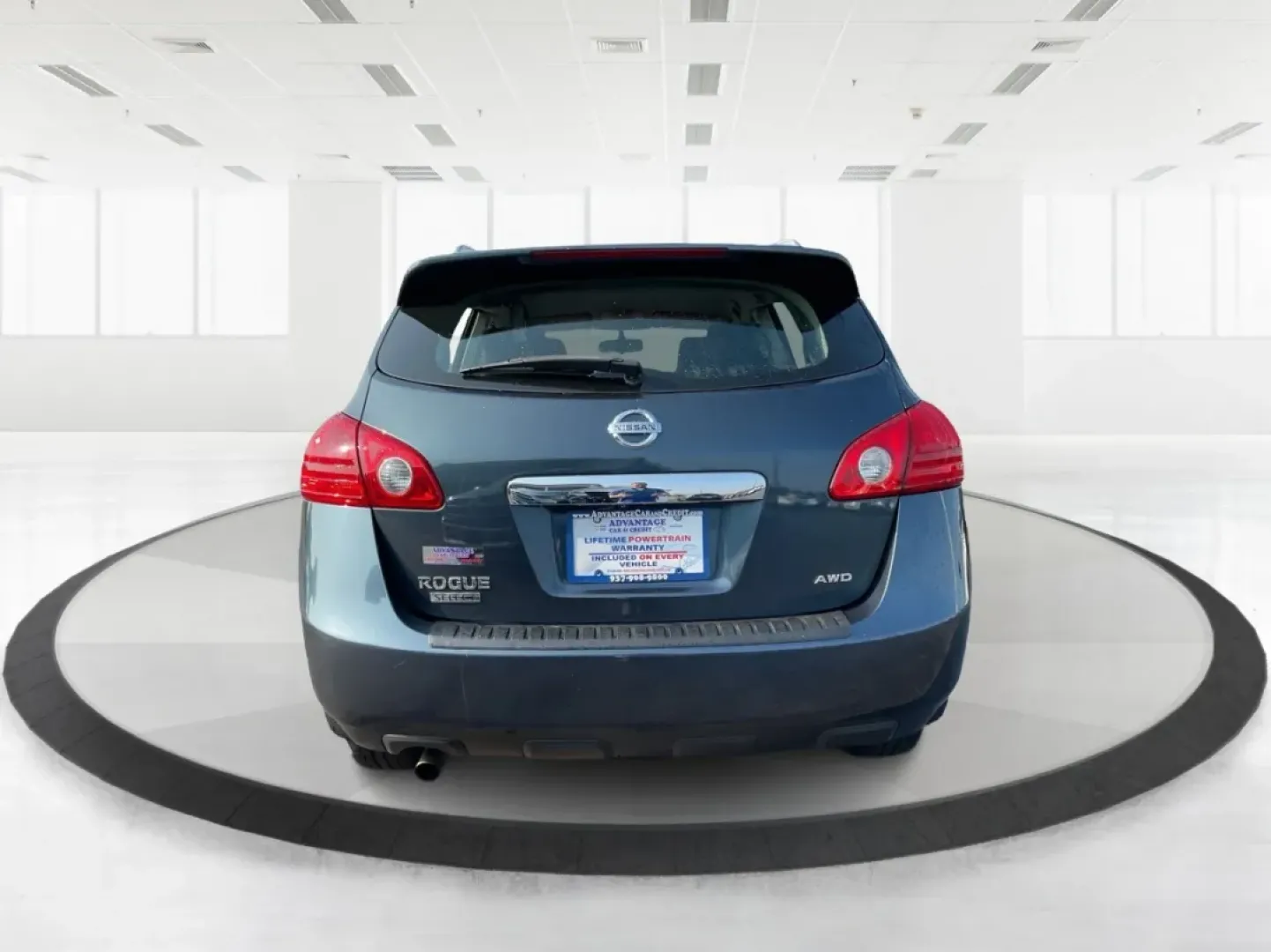 2015 Nissan Rogue S (JN8AS5MV3FW) with an 2.5L I-4 DOHC engine, located at 1099 N County Rd 25A , Troy, OH, 45373, (937) 908-9800, 40.057079, -84.212883 - **Adventure Awaits with the 2015 Nissan Rogue at Advantage Car and Credit - Troy!**<br /> <br /> Are you ready to take your family adventures to the next level? The 2015 Nissan Rogue, available now at Advantage Car and Credit in Troy, OH, is the perfect companion for growing families, long commutes, - Photo#3