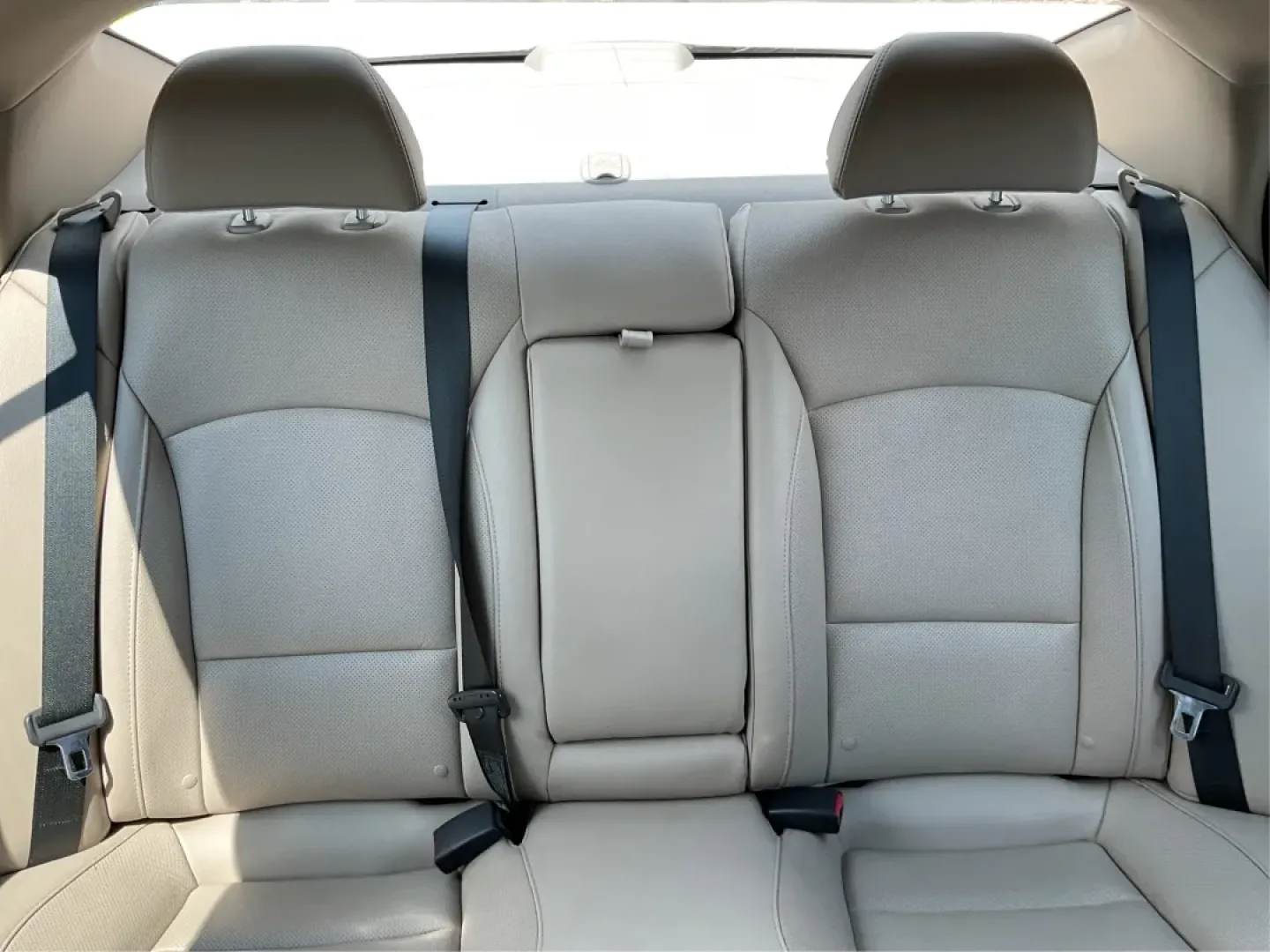 2015 Kia Optima EX (5XXGN4A70FG) with an Theta II 2.4L I-4 gasoline direct injection engine, located at 8750 N County Rd 25A, Piqua, OH, 45356, (937) 908-9800, 40.164391, -84.232513 - Embrace the open road with confidence and style in this stunning 2015 Kia Optima EX, available at Advantage Car and Credit - Piqua! Whether you're navigating daily commutes, embarking on weekend getaways, or shuttling your growing family, this sedan is designed to enhance every journey. With a sleek - Photo#14