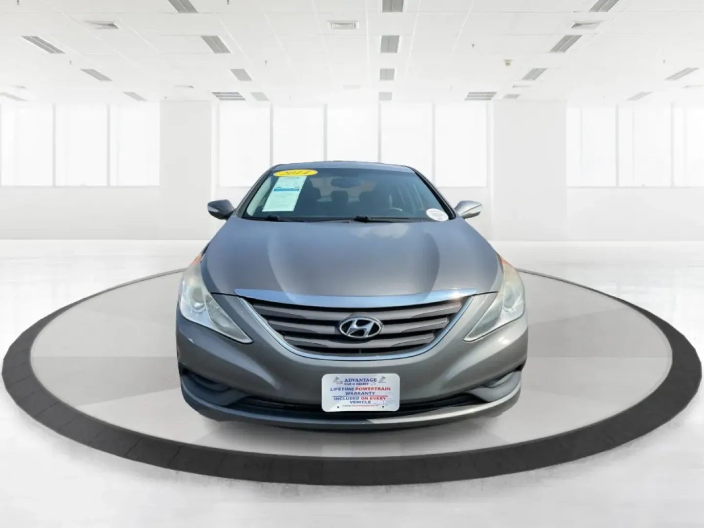 2014 Hyundai Sonata GLS (5NPEB4AC0EH) with an 2.4L I-4 gasoline direct injection engine, located at 880 E. National Road, Vandalia, OH, 45377, (937) 908-9800, 39.891918, -84.183594 - Looking for a reliable sedan that seamlessly blends comfort, efficiency, and style? Look no further than this 2014 Hyundai Sonata GLS, perfect for families, daily commuters, or anyone who appreciates a smooth ride. At Advantage Car and Credit - Piqua, located at 8750 N County Rd 25A in beautiful Piq - Photo#7