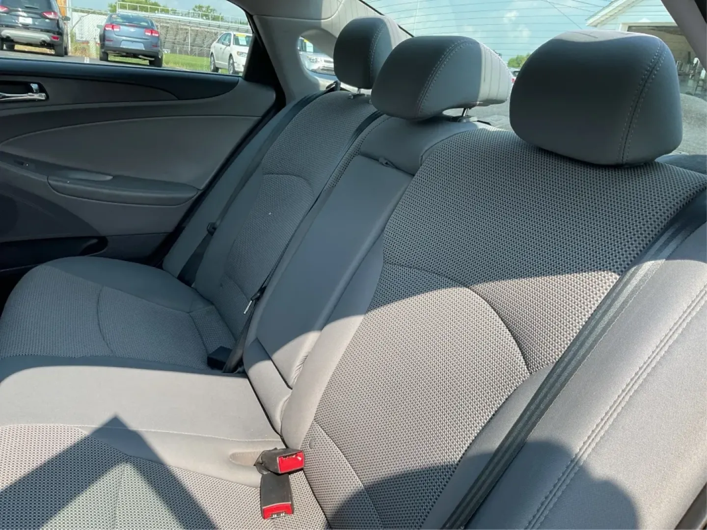 2014 Hyundai Sonata GLS (5NPEB4AC0EH) with an 2.4L I-4 gasoline direct injection engine, located at 880 E. National Road, Vandalia, OH, 45377, (937) 908-9800, 39.891918, -84.183594 - Looking for a reliable sedan that seamlessly blends comfort, efficiency, and style? Look no further than this 2014 Hyundai Sonata GLS, perfect for families, daily commuters, or anyone who appreciates a smooth ride. At Advantage Car and Credit - Piqua, located at 8750 N County Rd 25A in beautiful Piq - Photo#10