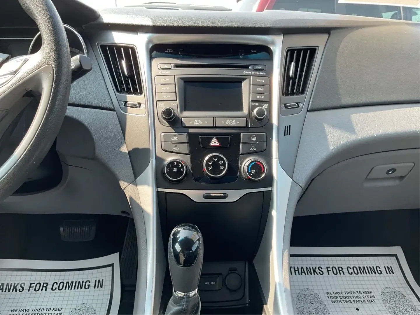 2014 Hyundai Sonata GLS (5NPEB4AC0EH) with an 2.4L I-4 gasoline direct injection engine, located at 880 E. National Road, Vandalia, OH, 45377, (937) 908-9800, 39.891918, -84.183594 - Looking for a reliable sedan that seamlessly blends comfort, efficiency, and style? Look no further than this 2014 Hyundai Sonata GLS, perfect for families, daily commuters, or anyone who appreciates a smooth ride. At Advantage Car and Credit - Piqua, located at 8750 N County Rd 25A in beautiful Piq - Photo#13