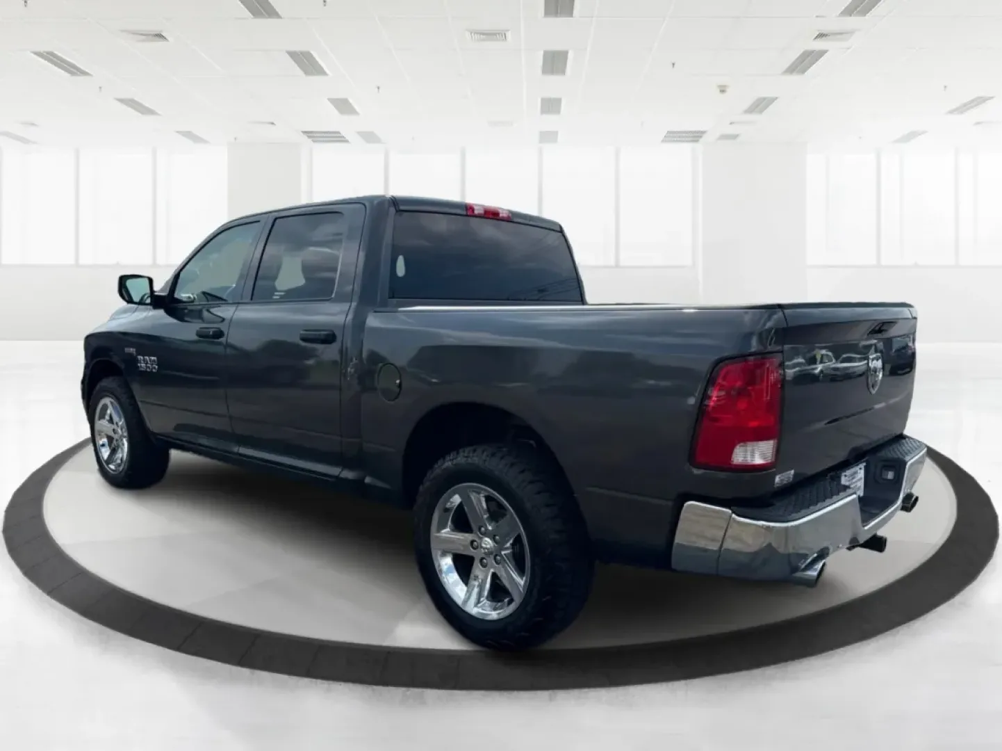 2017 Ram 1500 Express Crew Cab 4x4 5'7 Box (3C6RR7KTXHG) with an Other engine, located at 1951 S Dayton Lakeview Rd., New Carlisle, OH, 45344, (937) 908-9800, 39.890999, -84.050255 - ### Unleash Your Adventurous Spirit with the 2017 Ram 1500 at Advantage Car and Credit - Xenia!<br /> <br /> Are you ready to elevate your driving experience? Whether you're tackling the daily commute, embarking on family road trips, or conquering weekend adventures, the 2017 Ram 1500 Express Crew C - Photo#4