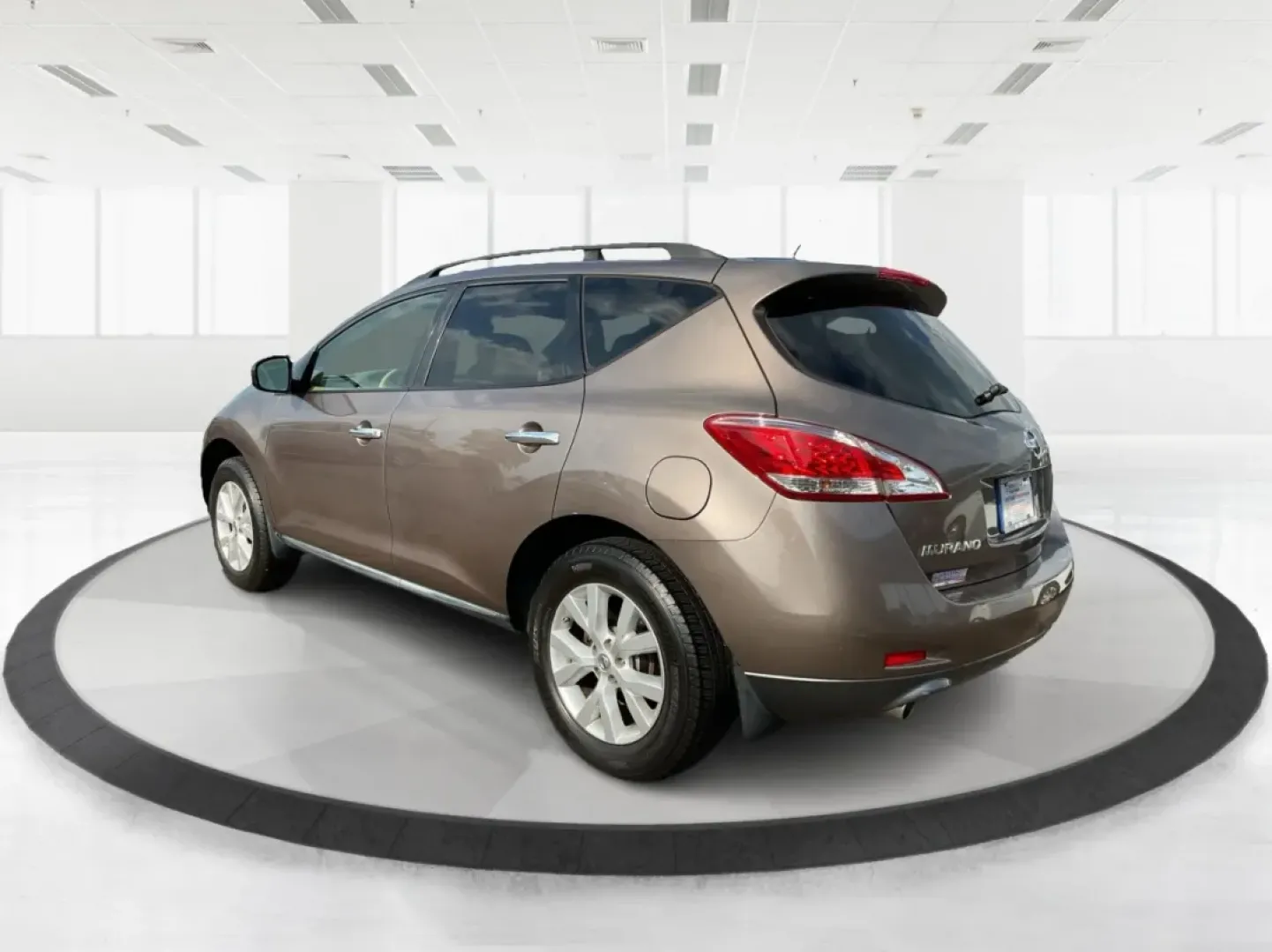 2013 Nissan Murano SL (JN8AZ1MU0DW) with an 3.5L V-6 DOHC engine, located at 4508 South Dixie Dr, Moraine, OH, 45439, (937) 908-9800, 39.689976, -84.218452 - Experience the perfect blend of comfort and versatility with the 2013 Nissan Murano SL, an ideal choice for growing families, outdoor enthusiasts, or anyone seeking a reliable vehicle for daily commutes. At Advantage Car and Credit - Moraine, located at 4508 South Dixie Dr, Moraine, OH 45439, we und - Photo#4