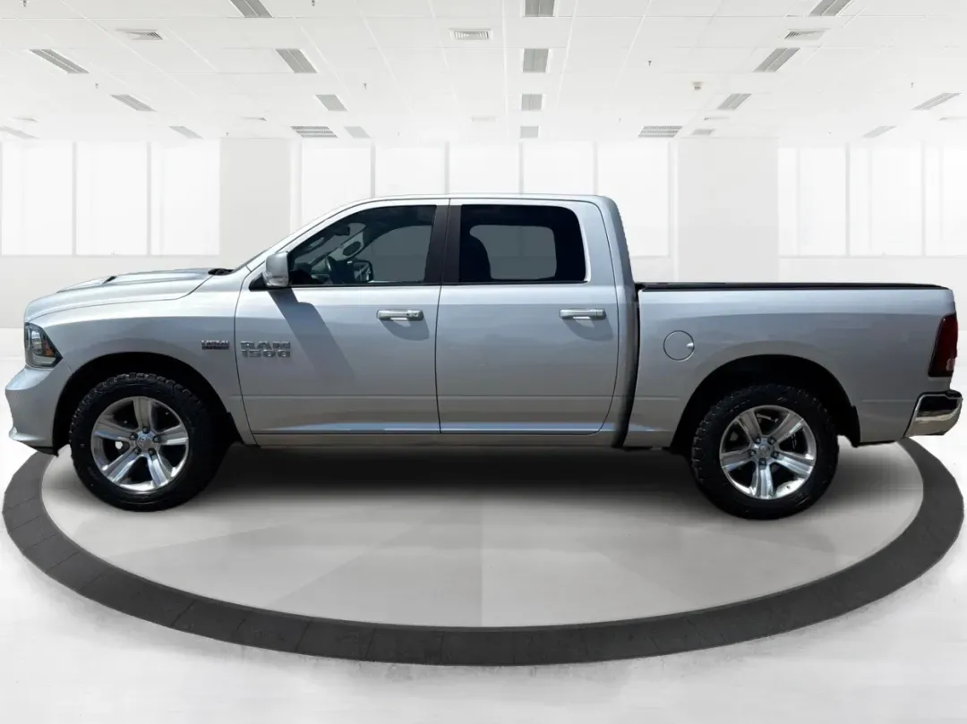 2016 Ram 1500 Sport (1C6RR7MT4GS) with an Other engine, located at 1230 East Main St, Xenia, OH, 45385, (937) 908-9800, 39.688026, -83.910172 - 2016 Ram 1500 Sport - Photo#5