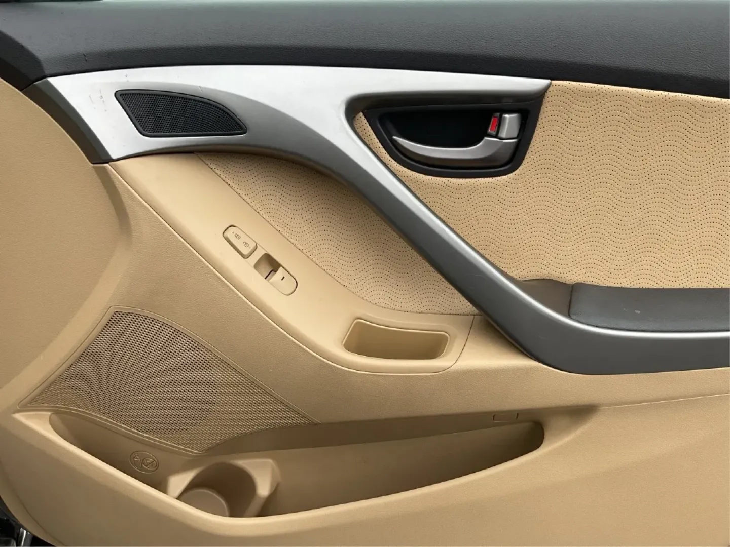 2012 Hyundai Elantra Limited (5NPDH4AE8CH) with an 1.8L I-4 DOHC engine, located at 401 Woodman Dr, Riverside, OH, 45431, (937) 908-9800, 39.760899, -84.123421 - **Explore New Horizons with the 2012 Hyundai Elantra Limited at Advantage Car and Credit in Fairborn, OH!**<br /> <br /> Are you ready to elevate your daily commute, family outings, or weekend adventures? The 2012 Hyundai Elantra Limited is the perfect companion for anyone seeking reliability, style - Photo#18