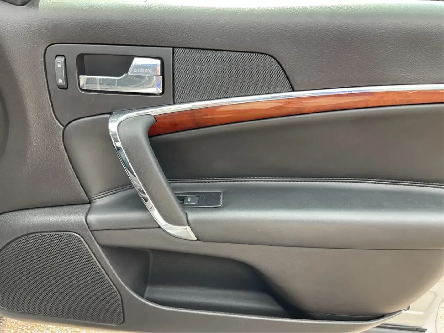 2011 Lincoln MKZ Base (3LNHL2GC8BR) with an Other engine, located at 1099 N County Rd 25A , Troy, OH, 45373, (937) 908-9800, 40.057079, -84.212883 - **Experience Luxury and Reliability with the 2011 Lincoln MKZ at Advantage Car and Credit**<br /> <br /> Are you in the market for a vehicle that combines sophistication with practicality? Look no further than the 2011 Lincoln MKZ available at Advantage Car and Credit in Fairborn, OH. This stunning - Photo#20
