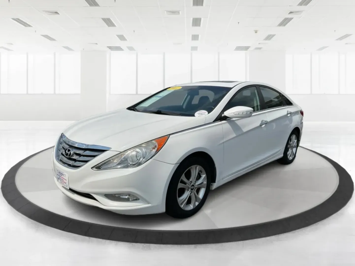2011 Hyundai Sonata Limited (5NPEC4AC8BH) with an 2.4L I-4 gasoline direct injection engine, located at 1184 Kauffman Ave, Fairborn, OH, 45324, (937) 908-9800, 39.807072, -84.030914 - **Experience Comfort and Style with the 2011 Hyundai Sonata Limited - Perfect for Your Daily Commute or Weekend Getaway!**<br /> <br /> Looking for a reliable vehicle that seamlessly fits into your busy lifestyle? The 2011 Hyundai Sonata Limited is an excellent choice for those who want a perfect bl - Photo#8