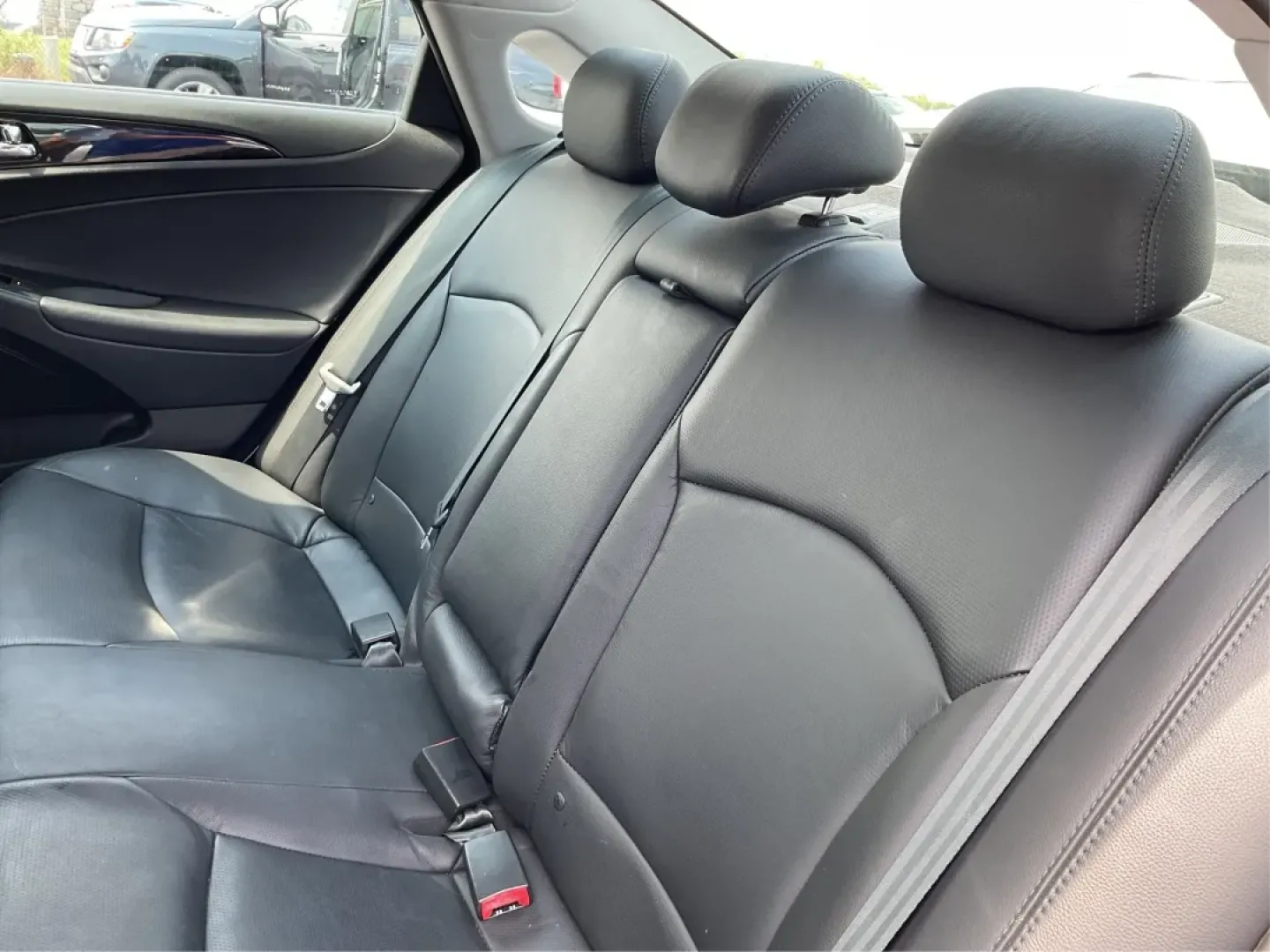 2011 Hyundai Sonata Limited (5NPEC4AC8BH) with an 2.4L I-4 gasoline direct injection engine, located at 1184 Kauffman Ave, Fairborn, OH, 45324, (937) 908-9800, 39.807072, -84.030914 - **Experience Comfort and Style with the 2011 Hyundai Sonata Limited - Perfect for Your Daily Commute or Weekend Getaway!**<br /> <br /> Looking for a reliable vehicle that seamlessly fits into your busy lifestyle? The 2011 Hyundai Sonata Limited is an excellent choice for those who want a perfect bl - Photo#10