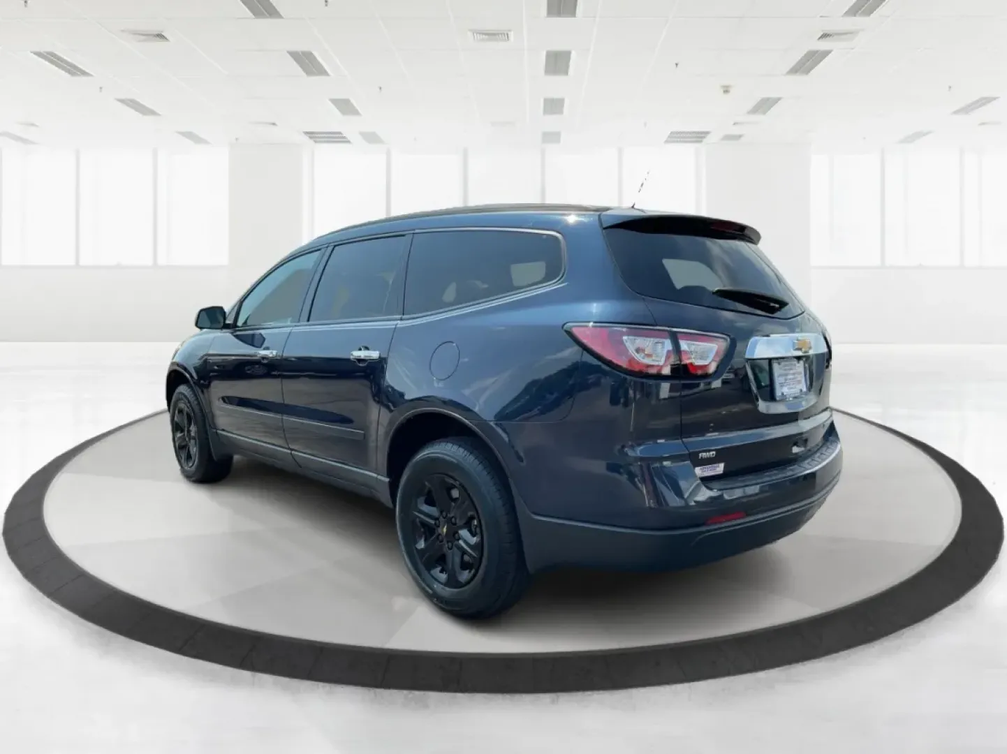 2015 Chevrolet Traverse LS (1GNKVFED9FJ) with an 3.6L V-6 gasoline direct injection engine, located at 4508 South Dixie Dr, Moraine, OH, 45439, (937) 908-9800, 39.689976, -84.218452 - **Adventure Awaits with the 2015 Chevrolet Traverse LS Perfect for Growing Families and Weekend Getaways!**<br /> <br /> Are you ready to elevate your family outings or weekend adventures? Look no further than the 2015 Chevrolet Traverse LS, a spacious and versatile SUV designed to meet the demands - Photo#3