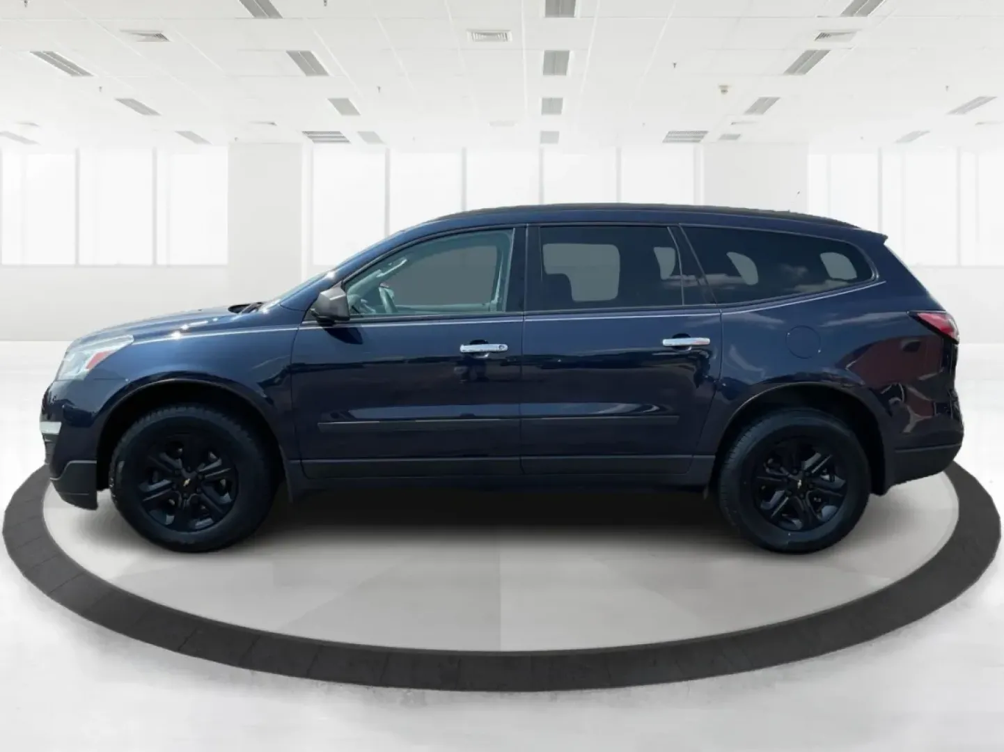 2015 Chevrolet Traverse LS (1GNKVFED9FJ) with an 3.6L V-6 gasoline direct injection engine, located at 4508 South Dixie Dr, Moraine, OH, 45439, (937) 908-9800, 39.689976, -84.218452 - **Adventure Awaits with the 2015 Chevrolet Traverse LS Perfect for Growing Families and Weekend Getaways!**<br /> <br /> Are you ready to elevate your family outings or weekend adventures? Look no further than the 2015 Chevrolet Traverse LS, a spacious and versatile SUV designed to meet the demands - Photo#4