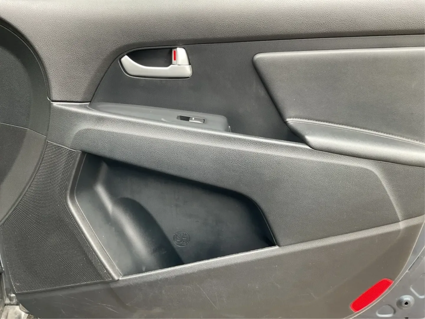 2014 Kia Sportage LX (KNDPBCAC3E7) with an 2.4L I-4 gasoline direct injection engine, located at 1951 S Dayton Lakeview Rd., New Carlisle, OH, 45344, (937) 908-9800, 39.890999, -84.050255 - **Adventure Awaits: Explore the 2014 Kia Sportage LX at Advantage Car and Credit!**<br /> <br /> Are you ready to embrace the open road and create unforgettable memories? The 2014 Kia Sportage LX is your ticket to adventure, perfect for weekend getaways, family trips, or daily commuting around Fairb - Photo#18