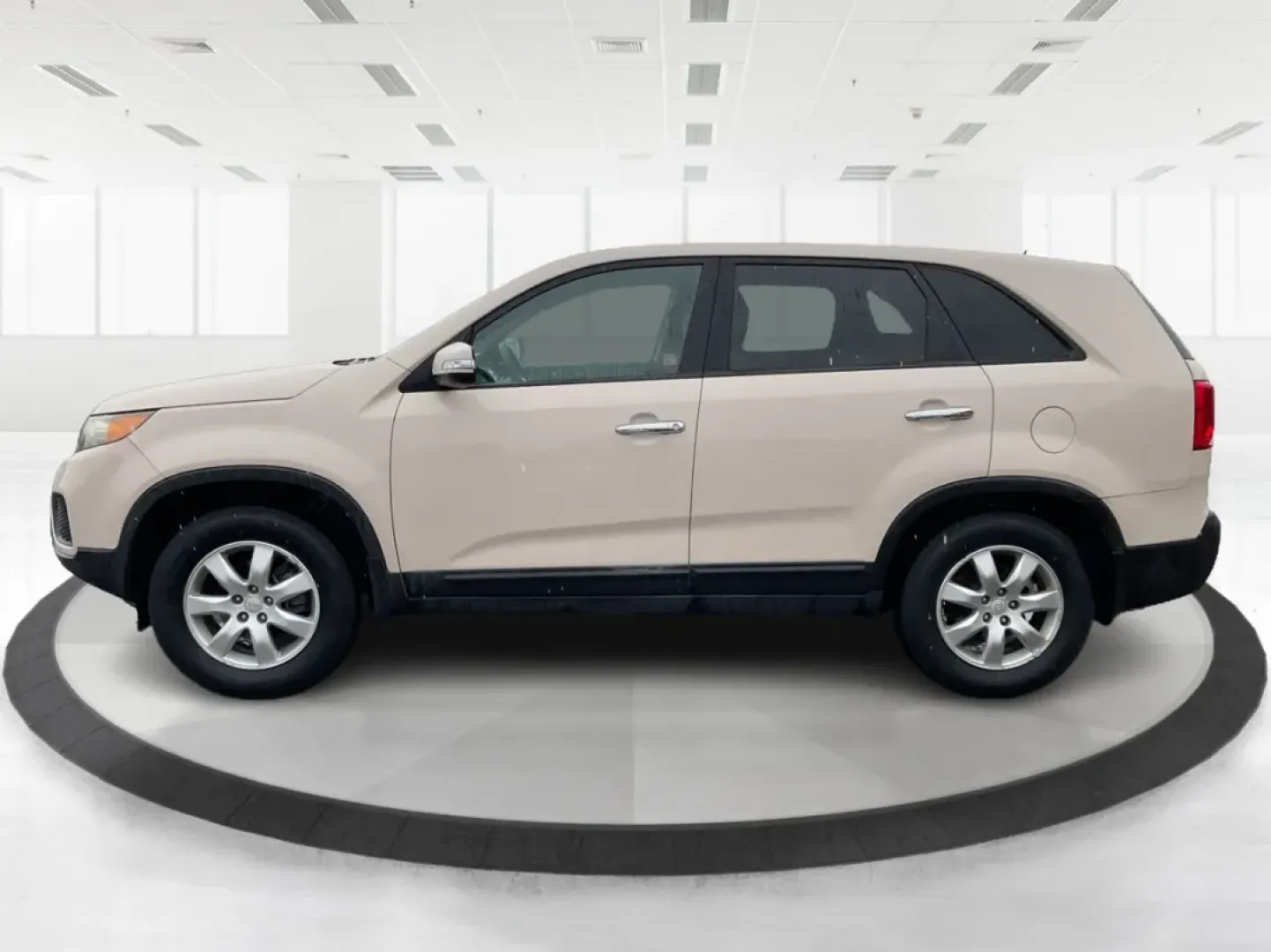 2011 Kia Sorento LX (5XYKT3A1XBG) with an 2.4L I-4 DOHC engine, located at 4508 South Dixie Dr, Moraine, OH, 45439, (937) 908-9800, 39.689976, -84.218452 - Are you searching for the perfect vehicle to enhance your family adventures while providing reliability and comfort? Look no further! At Advantage Car and Credit in Fairborn, OH, we present an exceptional 2011 Kia Sorento that's ready to take your lifestyle to the next level. Whether you're planning - Photo#4