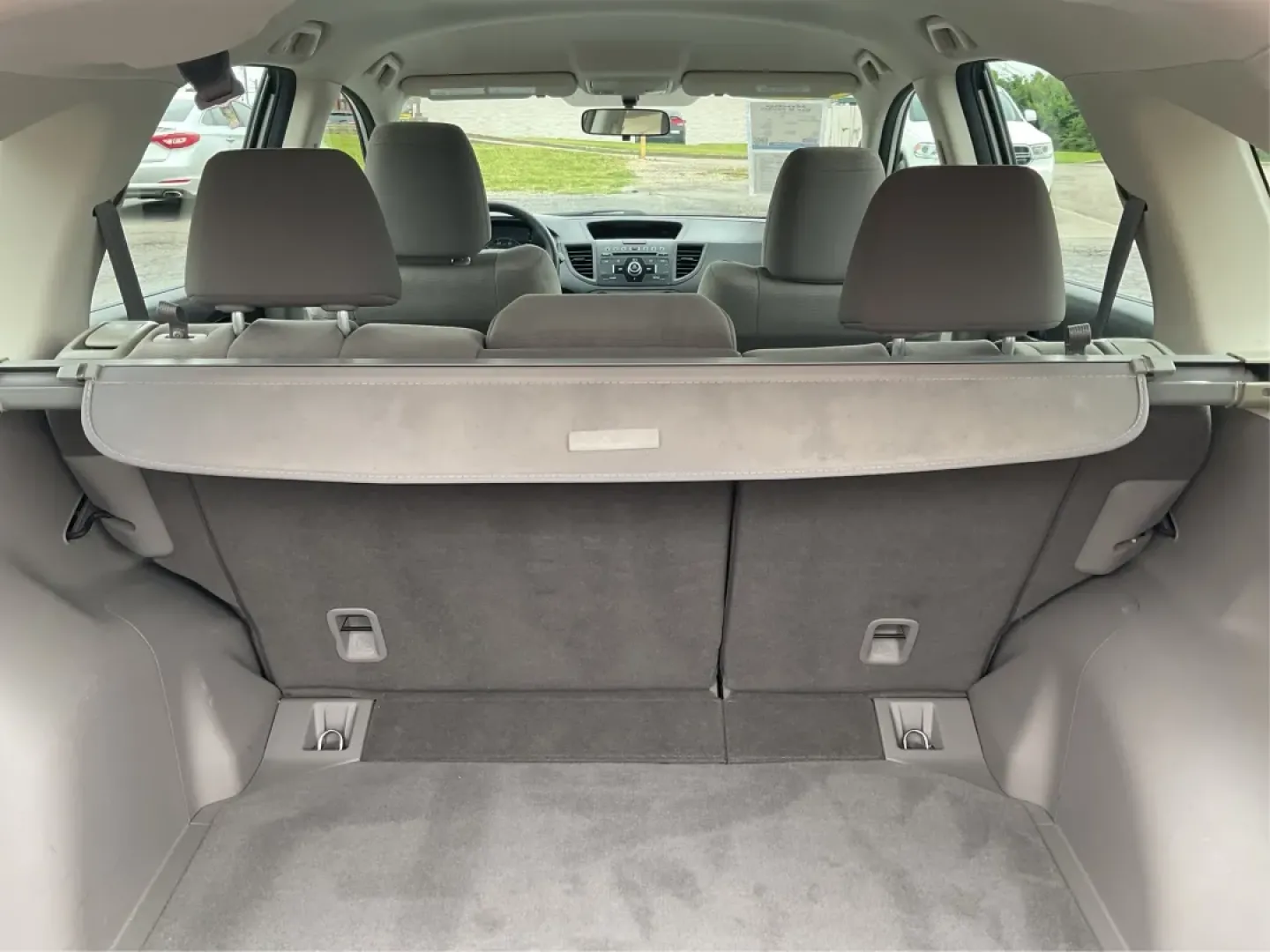 2013 Honda CR-V LX (5J6RM3H37DL) with an 2.4L I-4 DOHC engine, located at 1099 N County Rd 25A , Troy, OH, 45373, (937) 908-9800, 40.057079, -84.212883 - If you're searching for a reliable vehicle that perfectly balances space, comfort, and efficiency for your family or daily commute, look no further than this 2013 Honda CR-V LX, proudly offered by Advantage Car and Credit in Fairborn, OH. Located conveniently at 1184 Kauffman Ave, we specialize in * - Photo#12