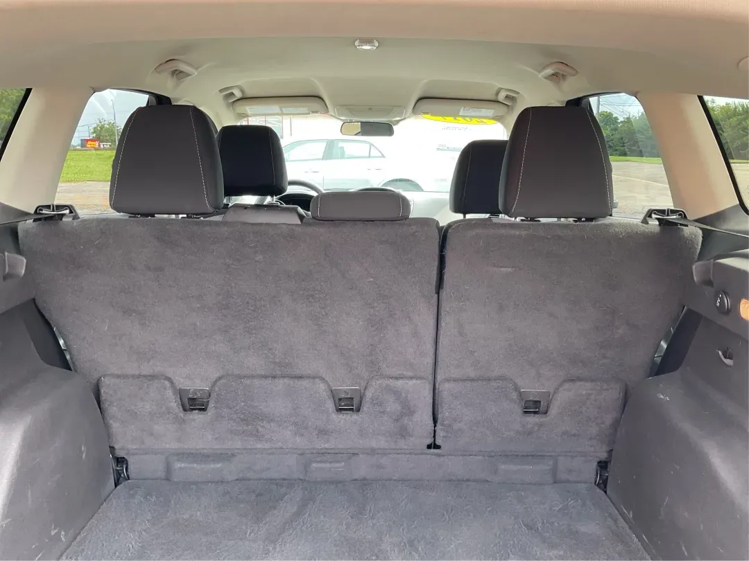 2017 Ford Escape SE (1FMCU9GD3HU) with an 1.5L L4 DOHC 16V engine, 6A transmission, located at 1951 S Dayton Lakeview Rd., New Carlisle, OH, 45344, (937) 908-9800, 39.890999, -84.050255 - Are you searching for a reliable and stylish SUV that fits seamlessly into your busy lifestyle? Look no further than this stunning 2017 Ford Escape SE, available now at Advantage Car and Credit in Fairborn, OH. With its robust features and comfortable design, this vehicle is perfect for growing fami - Photo#12