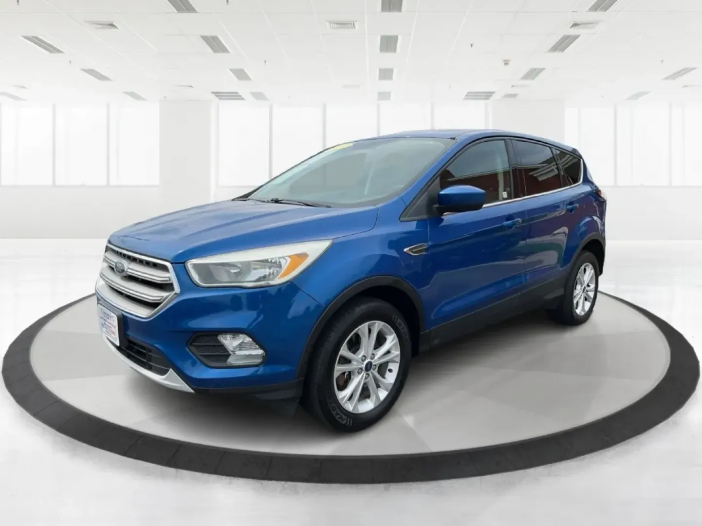 2017 Ford Escape SE (1FMCU9GD3HU) with an Other engine, located at 4508 South Dixie Dr, Moraine, OH, 45439, (937) 908-9800, 39.689976, -84.218452 - Are you searching for a reliable and stylish SUV that fits seamlessly into your busy lifestyle? Look no further than this stunning 2017 Ford Escape SE, available now at Advantage Car and Credit in Fairborn, OH. With its robust features and comfortable design, this vehicle is perfect for growing fami - Photo#8