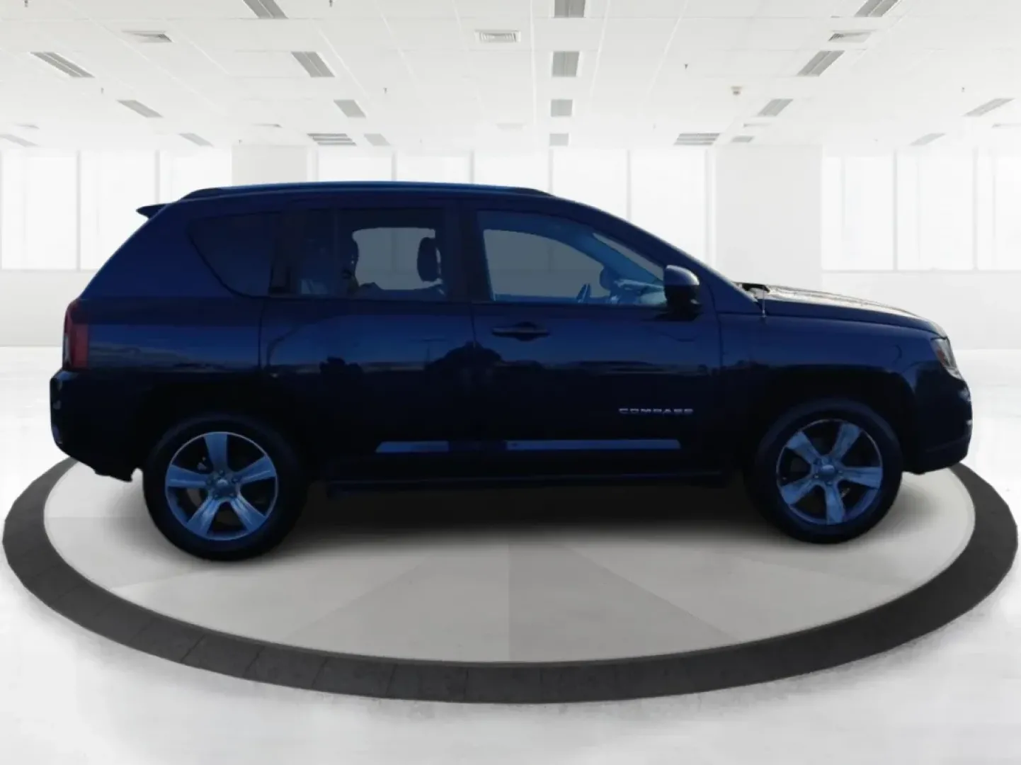 2016 Jeep Compass Latitude 4WD (1C4NJDEB7GD) with an 2.4L L4 DOHC 16V engine, 6-Speed Automatic transmission, located at 1184 Kauffman Ave, Fairborn, OH, 45324, (937) 908-9800, 39.807072, -84.030914 - **Discover Adventure with the 2016 Jeep Compass Latitude 4WD at Advantage Car and Credit!**<br /> <br /> Are you ready to embrace your next adventure? Whether you're planning a weekend getaway, commuting to work, or navigating your family through busy city streets, the 2016 Jeep Compass Latitude 4WD - Photo#1