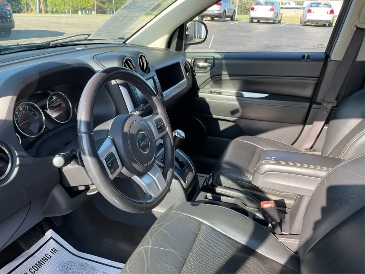2016 Jeep Compass Latitude 4WD (1C4NJDEB7GD) with an 2.4L L4 DOHC 16V engine, 6-Speed Automatic transmission, located at 880 E. National Road, Vandalia, OH, 45377, (937) 908-9800, 39.891918, -84.183594 - **Discover Adventure with the 2016 Jeep Compass Latitude 4WD at Advantage Car and Credit!**<br /> <br /> Are you ready to embrace your next adventure? Whether you're planning a weekend getaway, commuting to work, or navigating your family through busy city streets, the 2016 Jeep Compass Latitude 4WD - Photo#9