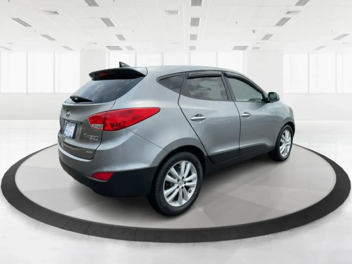 2010 Hyundai Tucson Limited (KM8JUCAC0AU) with an Theta II 2.4L I-4 DOHC engine, located at 4508 South Dixie Dr, Moraine, OH, 45439, (937) 908-9800, 39.689976, -84.218452 - **Adventure Awaits with the 2010 Hyundai Tucson Limited at Advantage Car and Credit!**<br /> <br /> Are you ready to embark on new adventures with your family or explore the great outdoors? The 2010 Hyundai Tucson Limited is the perfect companion for anyone who craves versatility and comfort-ideal f - Photo#2