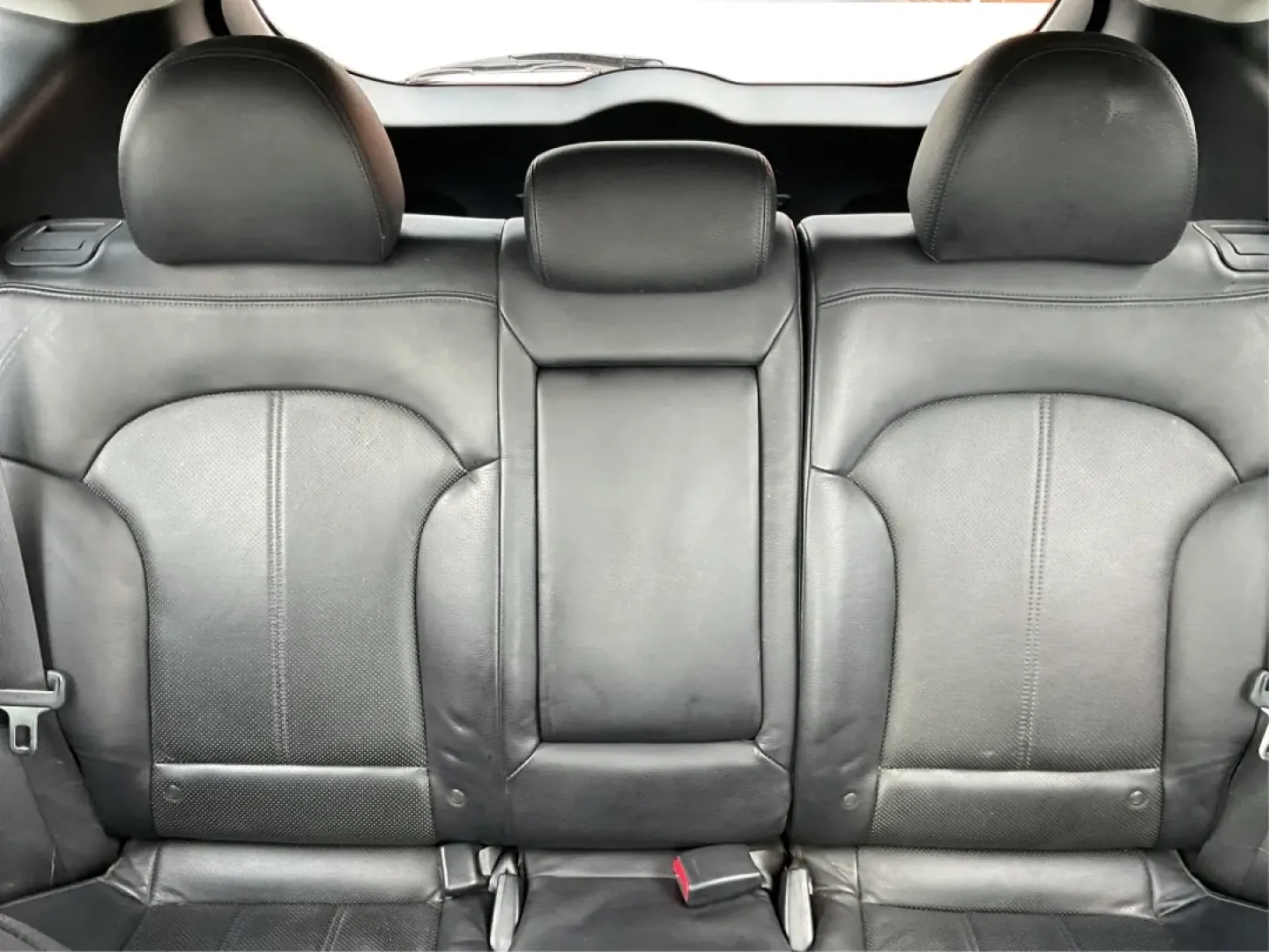 2010 Hyundai Tucson Limited (KM8JUCAC0AU) with an Theta II 2.4L I-4 DOHC engine, located at 4508 South Dixie Dr, Moraine, OH, 45439, (937) 908-9800, 39.689976, -84.218452 - **Adventure Awaits with the 2010 Hyundai Tucson Limited at Advantage Car and Credit!**<br /> <br /> Are you ready to embark on new adventures with your family or explore the great outdoors? The 2010 Hyundai Tucson Limited is the perfect companion for anyone who craves versatility and comfort-ideal f - Photo#14