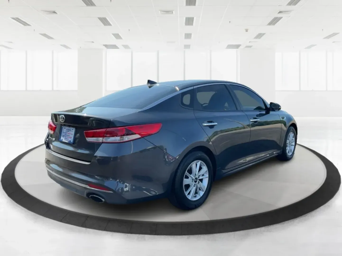 2017 Kia Optima LX (5XXGT4L37HG) with an Theta II 2.4L I-4 gasoline direct injection engine, located at 1184 Kauffman Ave, Fairborn, OH, 45324, (937) 908-9800, 39.807072, -84.030914 - Discover the perfect blend of style and functionality with this 2017 Kia Optima LX, available at Advantage Car and Credit, your trusted Buy Here Pay Here dealership in Fairborn, OH. Whether you're commuting to work, shuttling the kids to school, or planning a weekend getaway, this sedan is designed - Photo#2