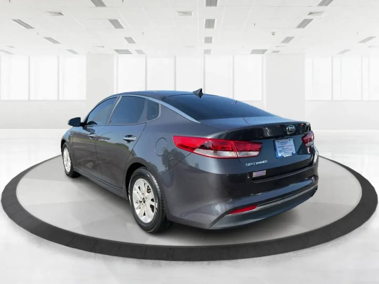 2017 Kia Optima LX (5XXGT4L37HG) with an Theta II 2.4L I-4 gasoline direct injection engine, located at 1184 Kauffman Ave, Fairborn, OH, 45324, (937) 908-9800, 39.807072, -84.030914 - Discover the perfect blend of style and functionality with this 2017 Kia Optima LX, available at Advantage Car and Credit, your trusted Buy Here Pay Here dealership in Fairborn, OH. Whether you're commuting to work, shuttling the kids to school, or planning a weekend getaway, this sedan is designed - Photo#4