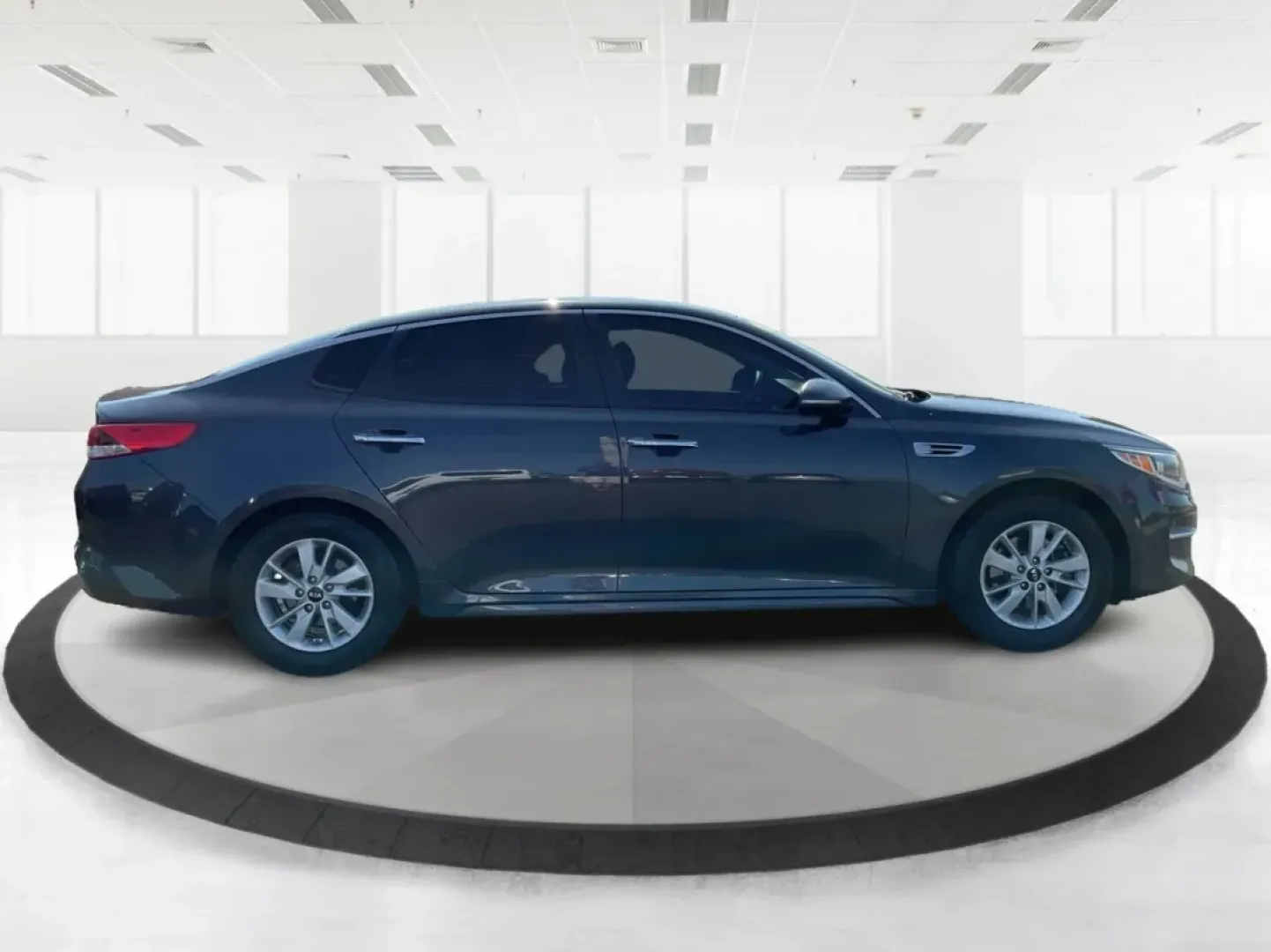 2017 Kia Optima LX (5XXGT4L37HG) with an Theta II 2.4L I-4 gasoline direct injection engine, located at 4508 South Dixie Dr, Moraine, OH, 45439, (937) 908-9800, 39.689976, -84.218452 - Discover the perfect blend of style and functionality with this 2017 Kia Optima LX, available at Advantage Car and Credit, your trusted Buy Here Pay Here dealership in Fairborn, OH. Whether you're commuting to work, shuttling the kids to school, or planning a weekend getaway, this sedan is designed - Photo#1