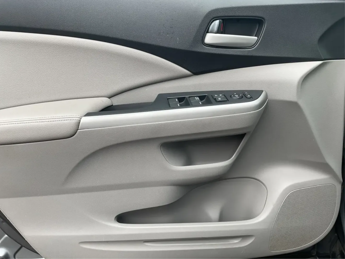 2012 Honda CR-V EX-L 4WD 5-Speed AT (2HKRM3H75CH) with an Other engine, located at 401 Woodman Dr, Riverside, OH, 45431, (937) 908-9800, 39.760899, -84.123421 - Are you ready to elevate your adventures and daily commutes with a reliable vehicle? The 2012 Honda CR-V EX-L is perfect for individuals and families alike, offering a comfortable ride with ample space and versatile features. Whether you're navigating the bustling streets of Fairborn, OH, or heading - Photo#17