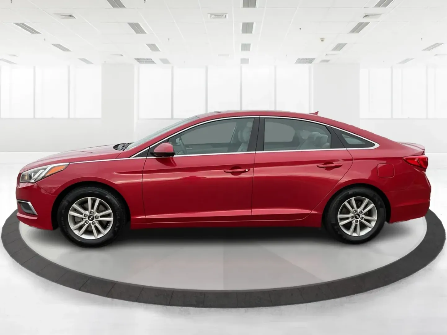 2017 Hyundai Sonata Base/SE (5NPE24AF8HH) with an Other engine, located at 1099 N County Rd 25A , Troy, OH, 45373, (937) 908-9800, 40.057079, -84.212883 - **Discover Your Next Adventure with the 2017 Hyundai Sonata at Advantage Car and Credit!**<br /> <br /> Are you in the market for a reliable sedan that effortlessly combines comfort, style, and functionality? Look no further than the 2017 Hyundai Sonata, available now at Advantage Car and Credit in - Photo#5