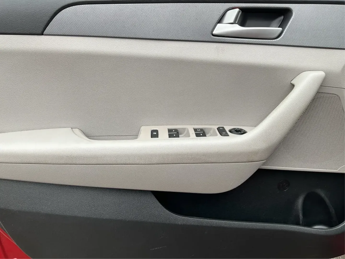 2017 Hyundai Sonata Base/SE (5NPE24AF8HH) with an Other engine, located at 1099 N County Rd 25A , Troy, OH, 45373, (937) 908-9800, 40.057079, -84.212883 - **Discover Your Next Adventure with the 2017 Hyundai Sonata at Advantage Car and Credit!**<br /> <br /> Are you in the market for a reliable sedan that effortlessly combines comfort, style, and functionality? Look no further than the 2017 Hyundai Sonata, available now at Advantage Car and Credit in - Photo#17