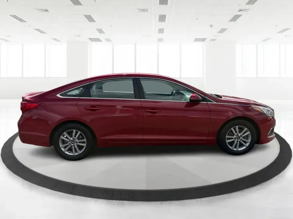 2017 Hyundai Sonata SE (5NPE24AF8HH) with an 2.4L L4 DOHC 16V engine, 7A transmission, located at 1099 N County Rd 25A , Troy, OH, 45373, (937) 908-9800, 40.057079, -84.212883 - Need a reliable, comfortable sedan for the daily drive from Troy to Dayton, school drop-offs, or quick weekend getaways to Charleston Falls Preserve? This red 2017 Hyundai Sonata Base is built for real life-easy to park downtown near the Miami County Courthouse, smooth on I75, and efficient enough f - Photo#1