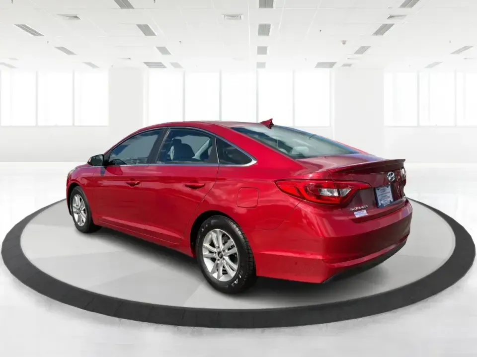 2017 Hyundai Sonata SE (5NPE24AF8HH) with an 2.4L L4 DOHC 16V engine, 7A transmission, located at 8750 N County Rd 25A, Piqua, OH, 45356, (937) 908-9800, 40.164391, -84.232513 - Need a smart, comfortable sedan that fits real life in West Central Ohio-daily commutes up I75, school drop-offs, and weekend runs to downtown Piqua or the Miami County Fairgrounds? This **2017 Hyundai Sonata SE** in eye-catching **Red** is a practical, budget-friendly choice with the space and effi- Photo#4