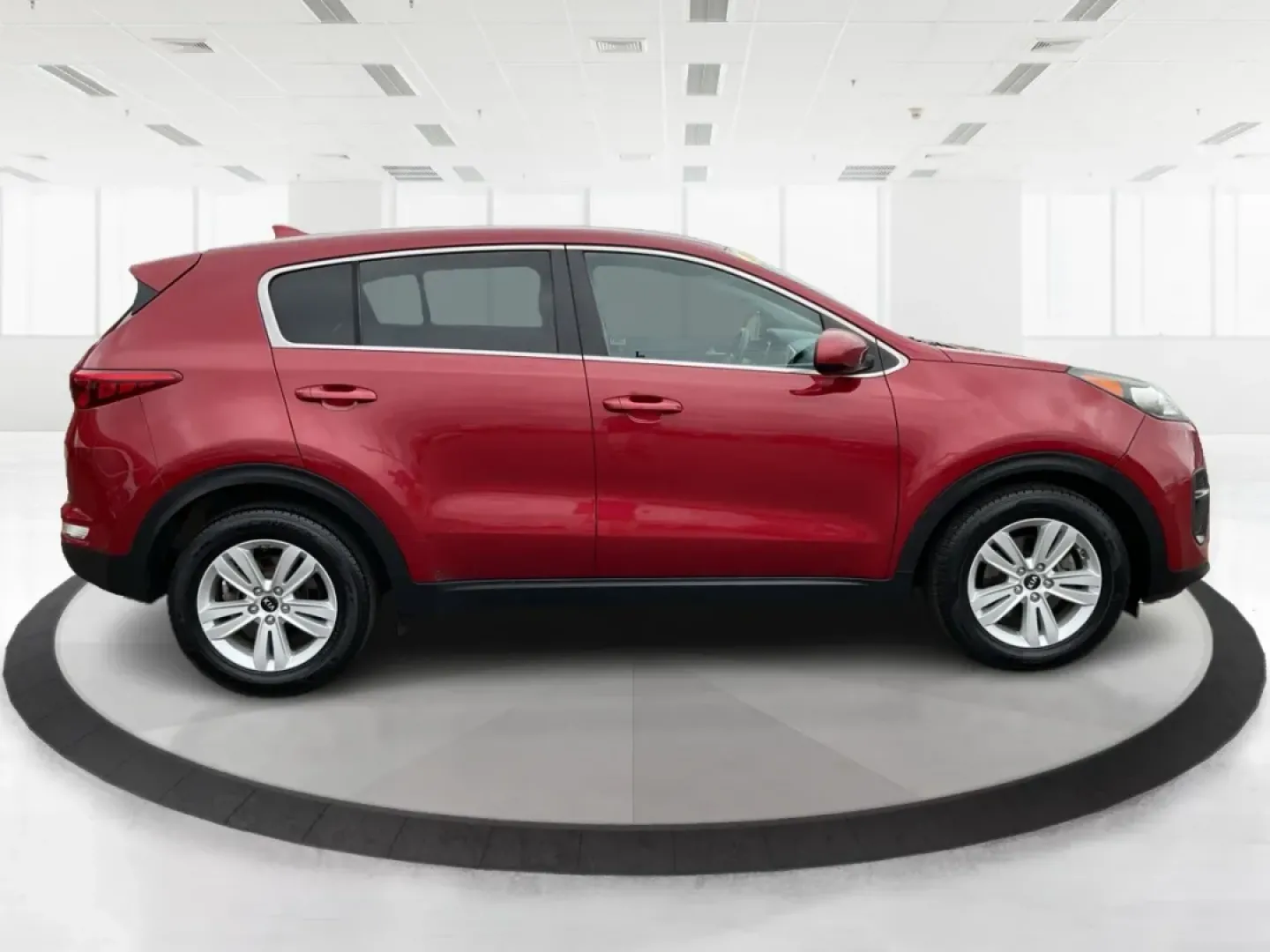 2018 Kia Sportage LX (KNDPM3AC2J7) with an Theta II 2.4L I-4 gasoline direct injection engine, located at 4508 South Dixie Dr, Moraine, OH, 45439, (937) 908-9800, 39.689976, -84.218452 - Experience the thrill of adventure with the 2018 Kia Sportage, a vehicle designed to elevate your daily commute or weekend getaways. This stylish crossover, available at Advantage Car and Credit in Fairborn, OH, is perfect for those who crave versatility and reliability. Whether you're a growing fam - Photo#1