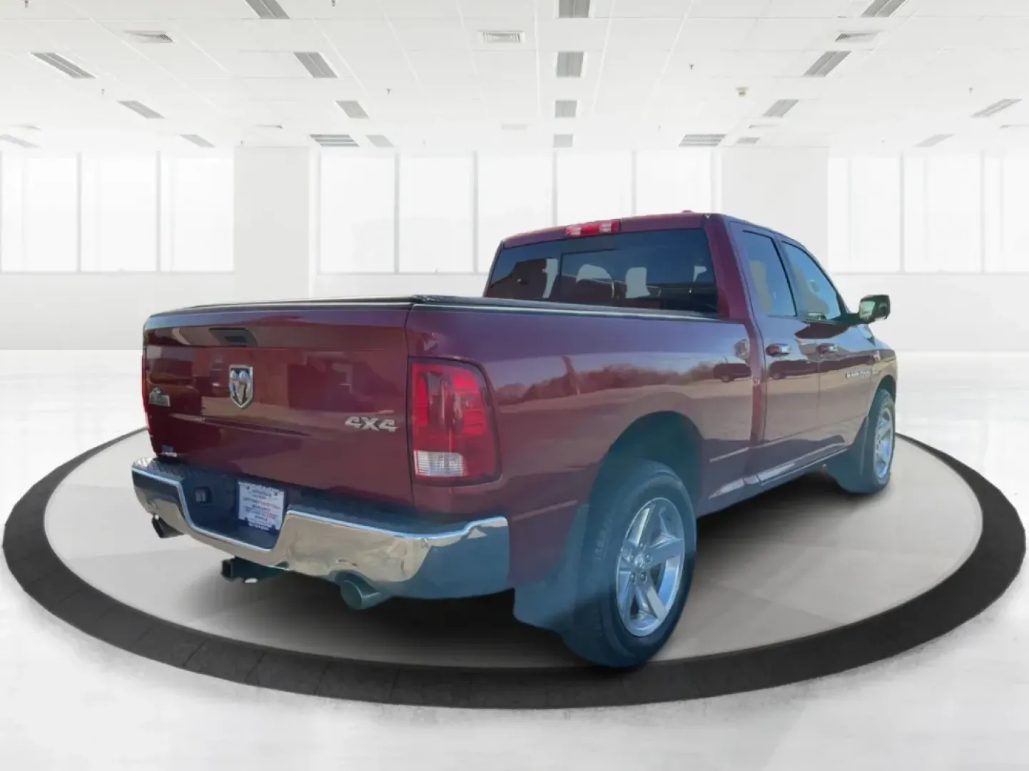 2012 Ram 1500 SLT (1C6RD7GT9CS) with an HEMI 5.7L V-8 variable valve control engine, located at 1184 Kauffman Ave, Fairborn, OH, 45324, (937) 908-9800, 39.807072, -84.030914 - **Unleash Adventure with the 2012 Ram 1500 SLT Your Next Truck Awaits!**<br /> <br /> Are you ready to elevate your weekend adventures or tackle your daily commute with confidence? Look no further than the 2012 Ram 1500 SLT, a robust and stylish pickup truck designed to meet the needs of families, - Photo#2