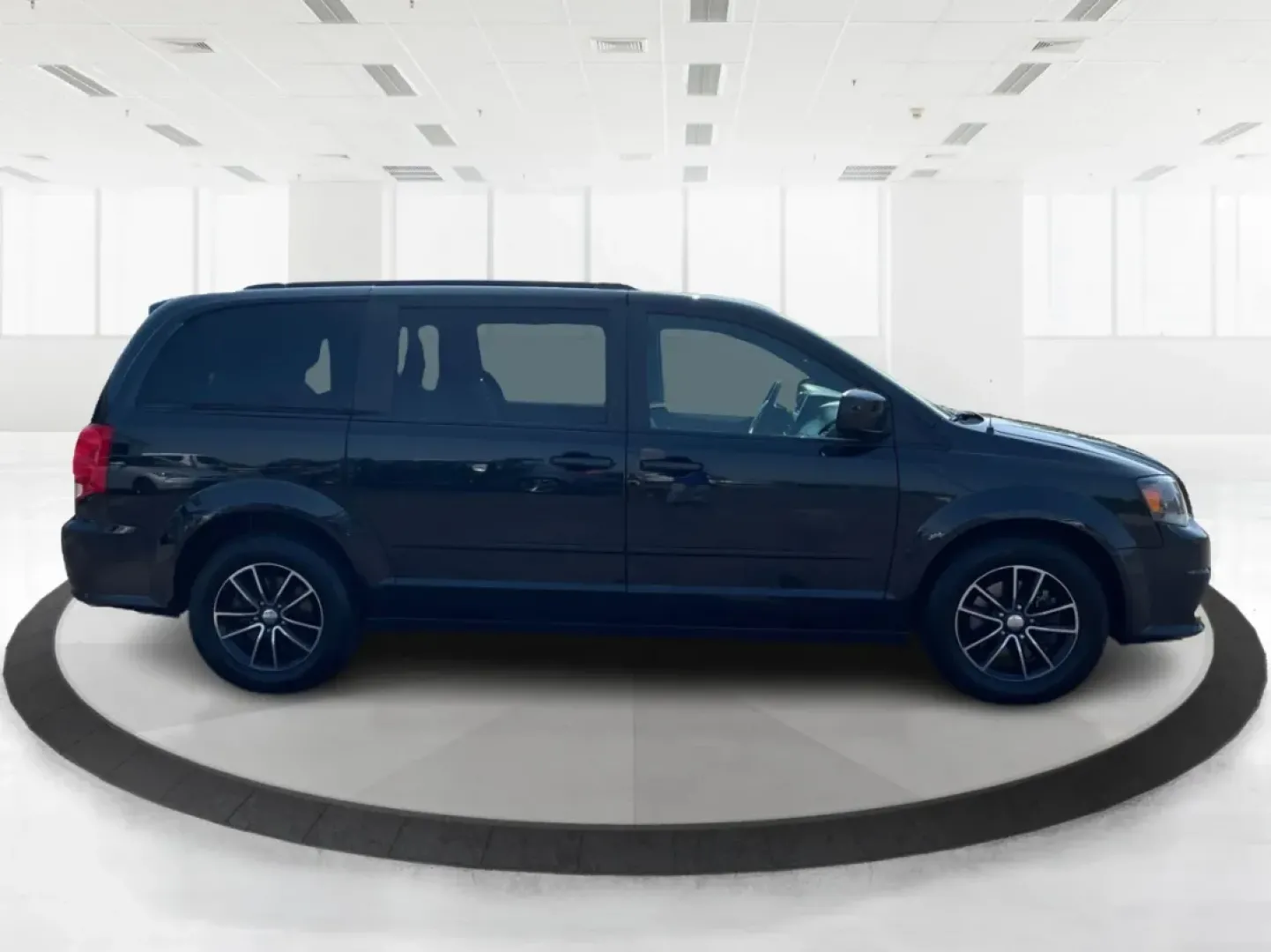 2017 Dodge Grand Caravan GT (2C4RDGEG9HR) with an 3.6L V6 DOHC 24V engine, 6-Speed Automatic transmission, located at 8750 N County Rd 25A, Piqua, OH, 45356, (937) 908-9800, 40.164391, -84.232513 - **Discover Your Family's Adventure with the 2017 Dodge Grand Caravan GT at Advantage Car and Credit!**<br /> <br /> Are you ready to elevate your family's travel experience? The 2017 Dodge Grand Caravan GT is not just a vehicle; it's a lifestyle solution designed for families who love to explore, en - Photo#1