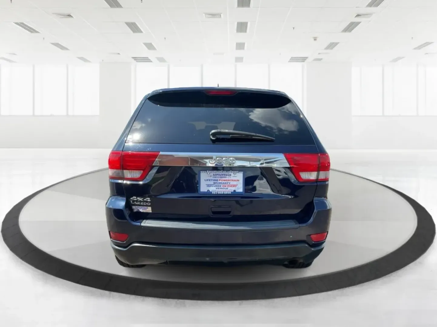 2013 Jeep Grand Cherokee Laredo (1C4RJFAG7DC) with an Other engine, located at 1951 S Dayton Lakeview Rd., New Carlisle, OH, 45344, (937) 908-9800, 39.890999, -84.050255 - Are you ready to elevate your driving experience? Whether you're a growing family in need of spacious comfort, a weekend adventurer seeking reliability, or simply someone looking for a dependable daily driver, the 2013 Jeep Grand Cherokee Laredo is the perfect vehicle for you. Located at Advantage C - Photo#3