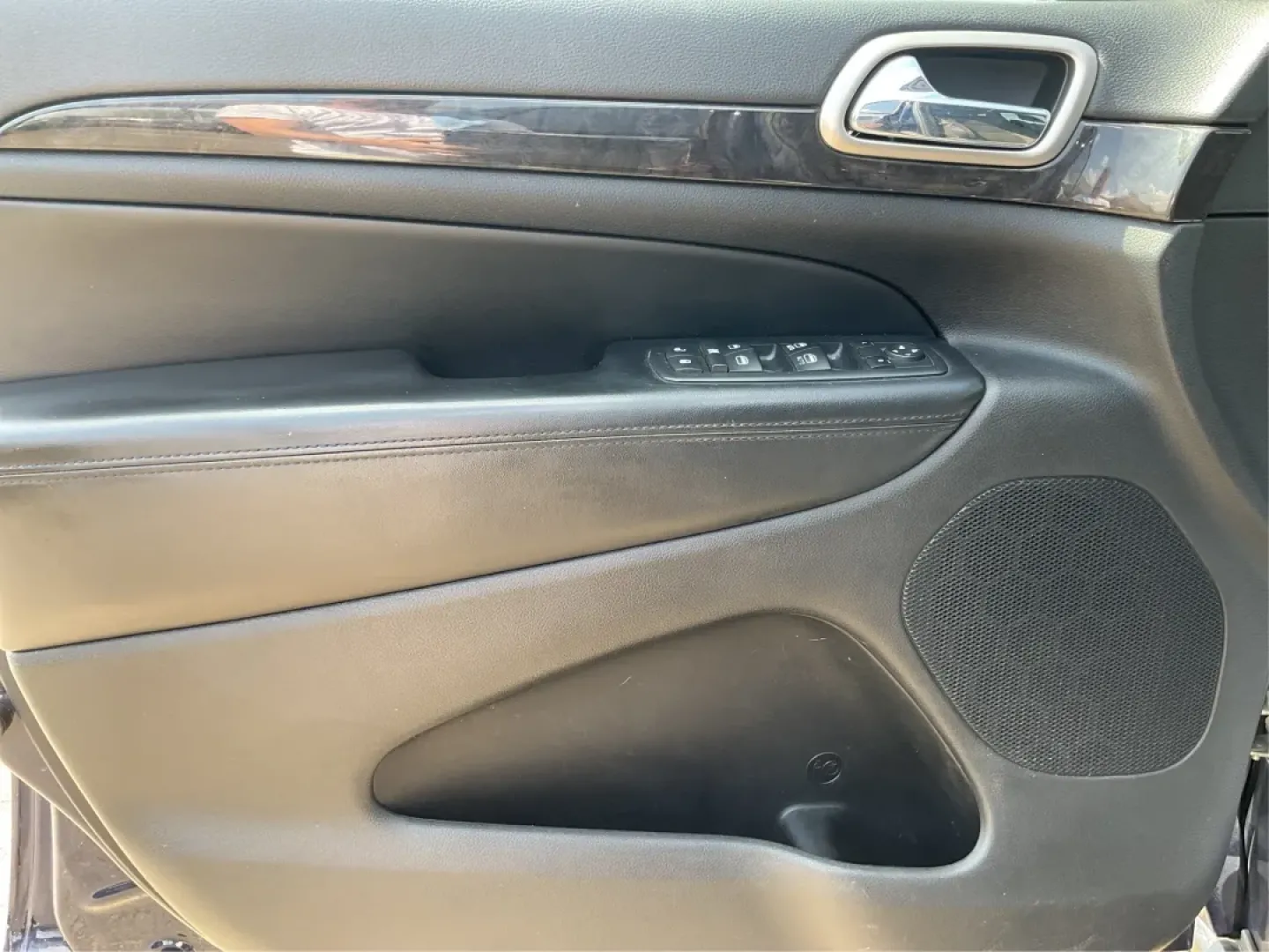 2013 Jeep Grand Cherokee Laredo (1C4RJFAG7DC) with an Other engine, located at 1184 Kauffman Ave, Fairborn, OH, 45324, (937) 908-9800, 39.807072, -84.030914 - Are you ready to elevate your driving experience? Whether you're a growing family in need of spacious comfort, a weekend adventurer seeking reliability, or simply someone looking for a dependable daily driver, the 2013 Jeep Grand Cherokee Laredo is the perfect vehicle for you. Located at Advantage C - Photo#18