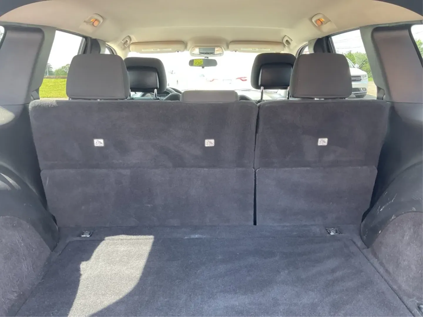 2013 Jeep Grand Cherokee Laredo (1C4RJFAG7DC) with an Other engine, located at 4508 South Dixie Dr, Moraine, OH, 45439, (937) 908-9800, 39.689976, -84.218452 - Are you ready to elevate your driving experience? Whether you're a growing family in need of spacious comfort, a weekend adventurer seeking reliability, or simply someone looking for a dependable daily driver, the 2013 Jeep Grand Cherokee Laredo is the perfect vehicle for you. Located at Advantage C - Photo#12