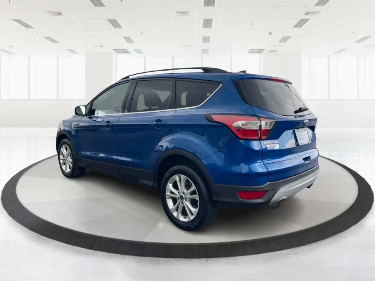 2017 Ford Escape SE (1FMCU0GD5HU) with an Other engine, located at 1184 Kauffman Ave, Fairborn, OH, 45324, (937) 908-9800, 39.807072, -84.030914 - **Adventure Awaits in This 2017 Ford Escape SE Perfect for Your Ohio Lifestyle!**<br /> <br /> Are you ready to embrace the open road? Whether you're commuting to work, taking the kids to soccer practice, or planning a weekend getaway to nearby attractions like the National Museum of the U.S. Air F - Photo#4