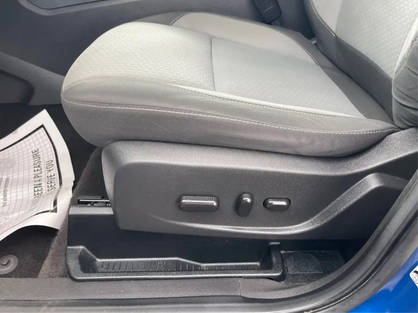 2017 Ford Escape SE (1FMCU0GD5HU) with an Other engine, located at 1184 Kauffman Ave, Fairborn, OH, 45324, (937) 908-9800, 39.807072, -84.030914 - **Adventure Awaits in This 2017 Ford Escape SE Perfect for Your Ohio Lifestyle!**<br /> <br /> Are you ready to embrace the open road? Whether you're commuting to work, taking the kids to soccer practice, or planning a weekend getaway to nearby attractions like the National Museum of the U.S. Air F - Photo#17