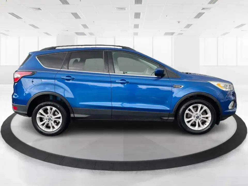 2017 Ford Escape SE (1FMCU0GD5HU) with an 1.5L L4 DOHC 16V engine, 6A transmission, located at 1184 Kauffman Ave, Fairborn, OH, 45324, (937) 908-9800, 39.807072, -84.030914 - **Adventure Awaits in This 2017 Ford Escape SE Perfect for Your Ohio Lifestyle!**<br /> <br /> Are you ready to embrace the open road? Whether you're commuting to work, taking the kids to soccer practice, or planning a weekend getaway to nearby attractions like the National Museum of the U.S. Air F - Photo#1