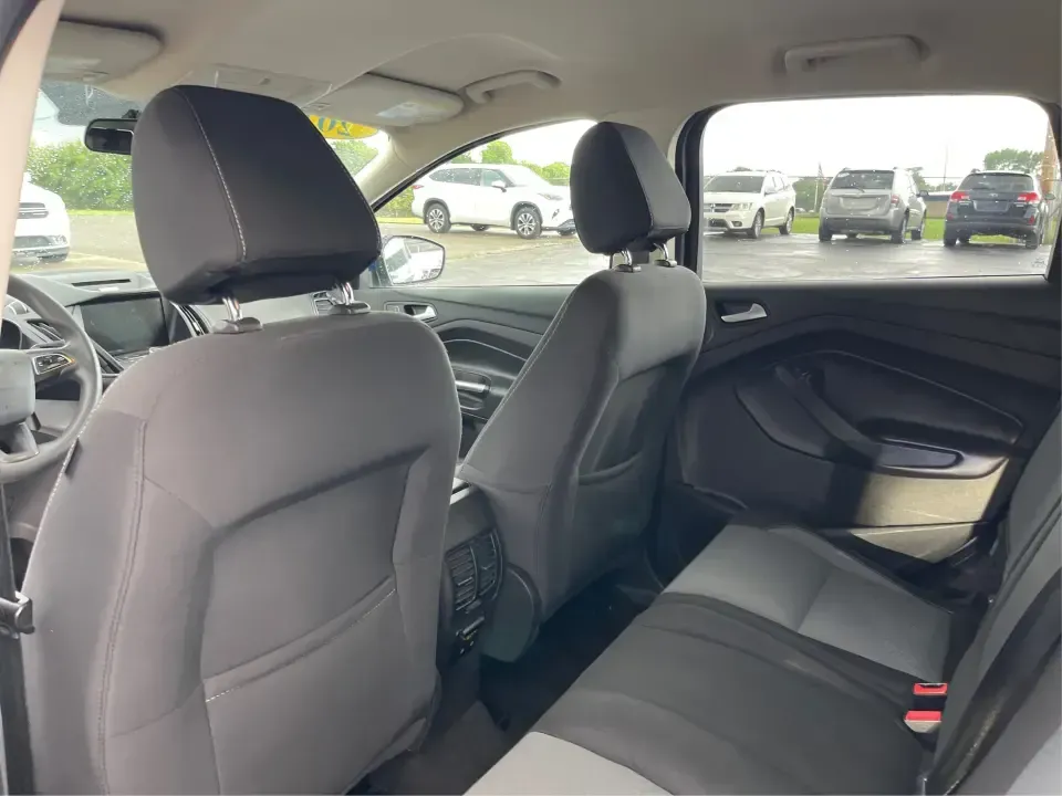 2017 Ford Escape SE (1FMCU0GD5HU) with an 1.5L L4 DOHC 16V engine, 6A transmission, located at 1184 Kauffman Ave, Fairborn, OH, 45324, (937) 908-9800, 39.807072, -84.030914 - **Adventure Awaits in This 2017 Ford Escape SE Perfect for Your Ohio Lifestyle!**<br /> <br /> Are you ready to embrace the open road? Whether you're commuting to work, taking the kids to soccer practice, or planning a weekend getaway to nearby attractions like the National Museum of the U.S. Air F - Photo#10