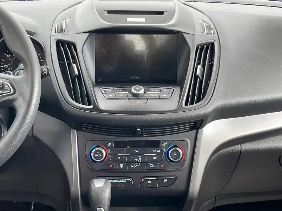 2017 Ford Escape SE (1FMCU0GD5HU) with an 1.5L L4 DOHC 16V engine, 6A transmission, located at 1184 Kauffman Ave, Fairborn, OH, 45324, (937) 908-9800, 39.807072, -84.030914 - **Adventure Awaits in This 2017 Ford Escape SE Perfect for Your Ohio Lifestyle!**<br /> <br /> Are you ready to embrace the open road? Whether you're commuting to work, taking the kids to soccer practice, or planning a weekend getaway to nearby attractions like the National Museum of the U.S. Air F - Photo#13
