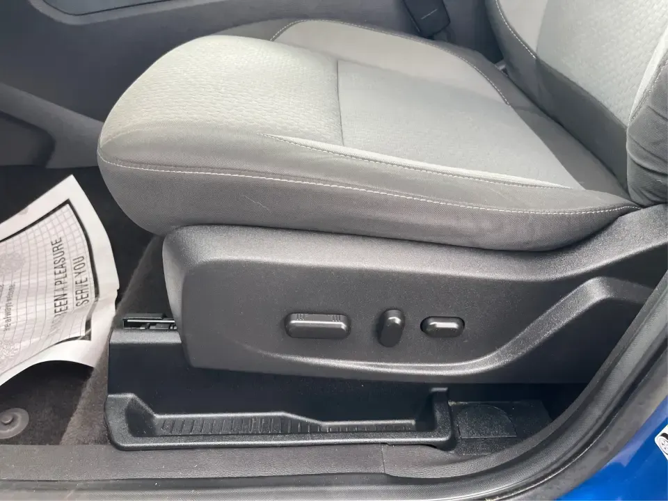 2017 Ford Escape SE (1FMCU0GD5HU) with an 1.5L L4 DOHC 16V engine, 6A transmission, located at 1184 Kauffman Ave, Fairborn, OH, 45324, (937) 908-9800, 39.807072, -84.030914 - **Adventure Awaits in This 2017 Ford Escape SE Perfect for Your Ohio Lifestyle!**<br /> <br /> Are you ready to embrace the open road? Whether you're commuting to work, taking the kids to soccer practice, or planning a weekend getaway to nearby attractions like the National Museum of the U.S. Air F - Photo#18